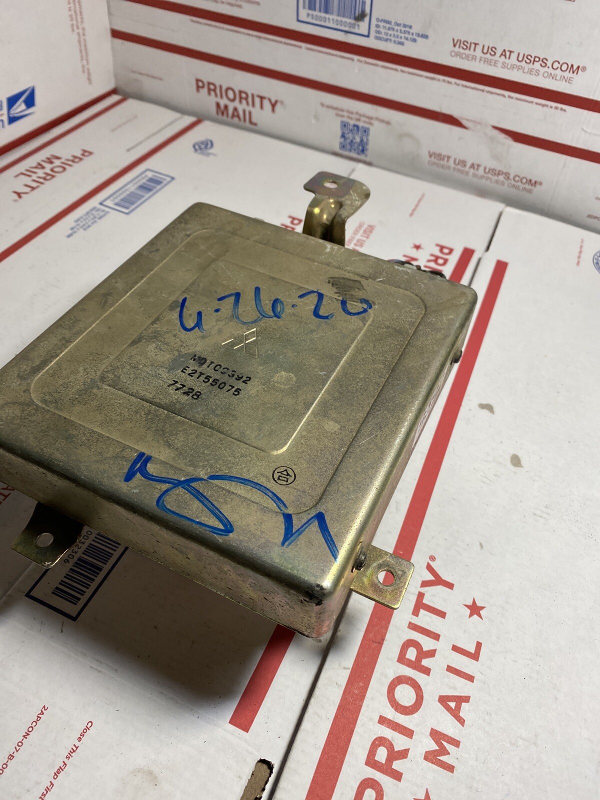 87 88 MITSUBISHI MONTERO ECU/ECM #MD109392/E2T55075 *see description*