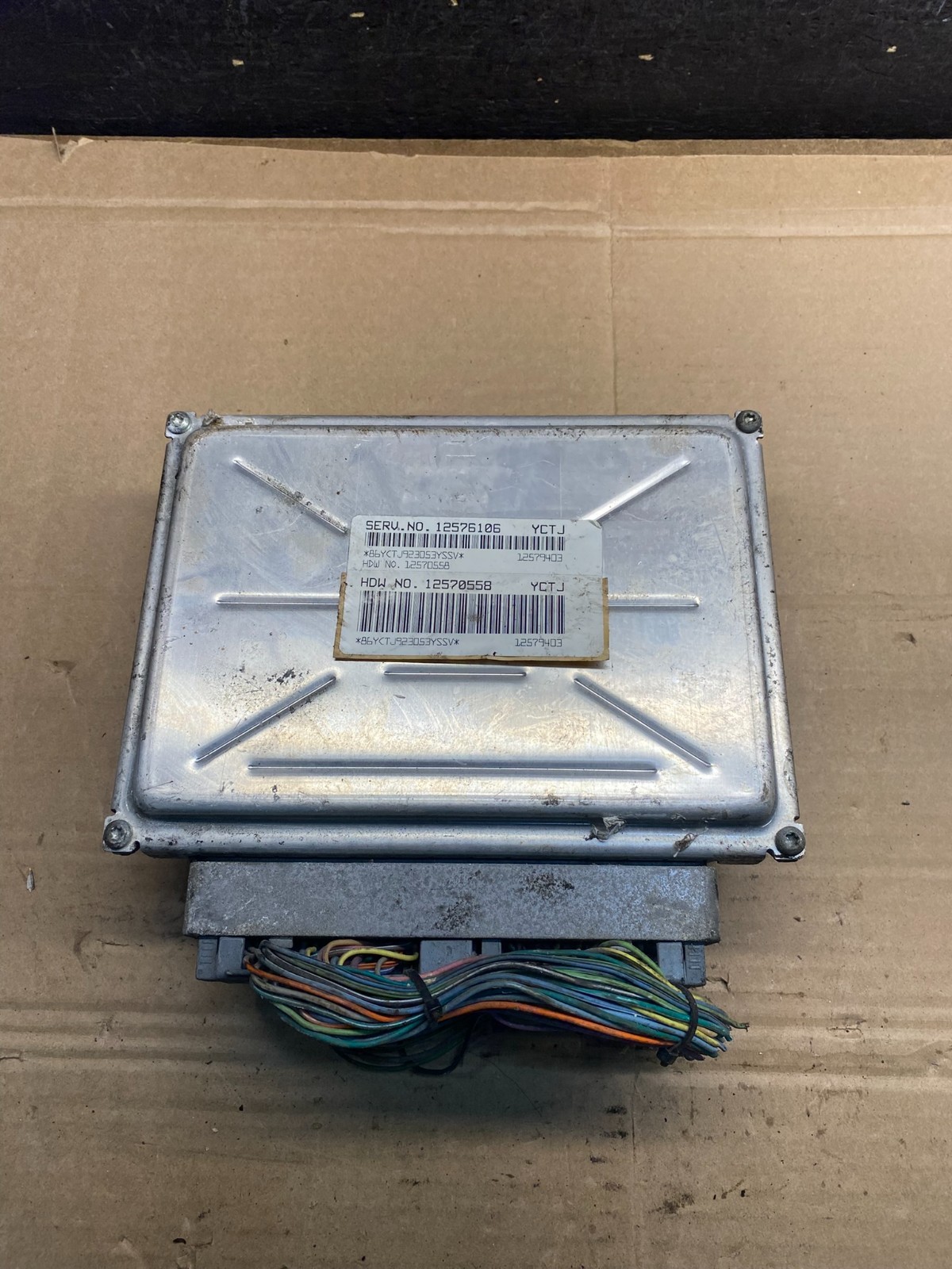 2003-2006 Chevrolet Tahoe Silverado Engine Control 12576106 ECM ECU AE9917 DG