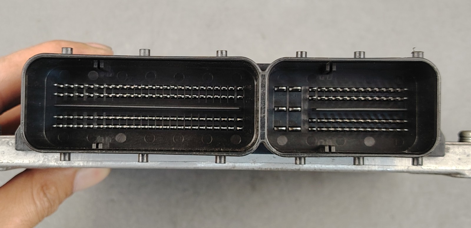Mitsubishi ENGINE CONTROL MODULE ECU 2.5 4D56 2009-2015 L200 TRITON MN 1860B584