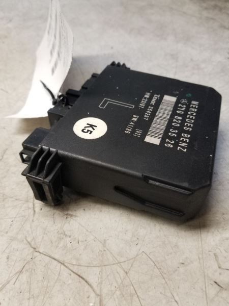 1998 Mercedes-Benz C230 – LH Front Door Module – 2108203526 – R318210