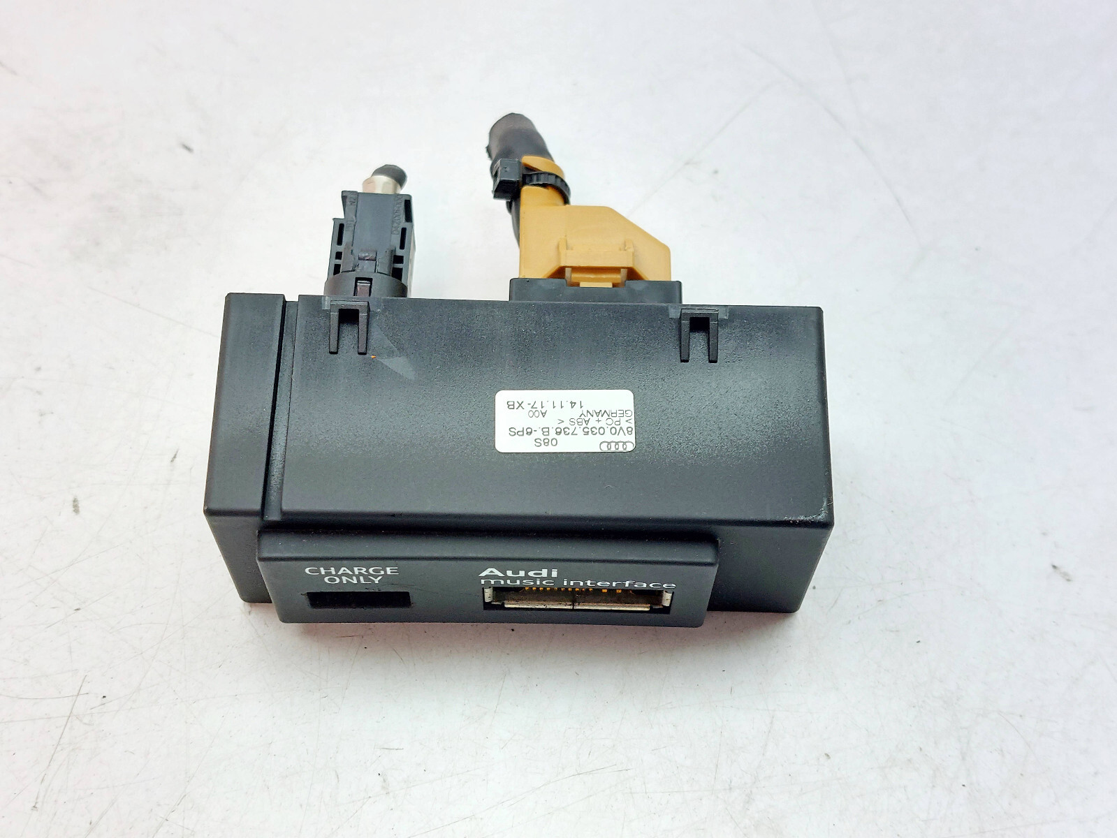 AUDI A3 8V 2015 USB & MMI AUDI MUSIC INTERFACE 8V0035736B
