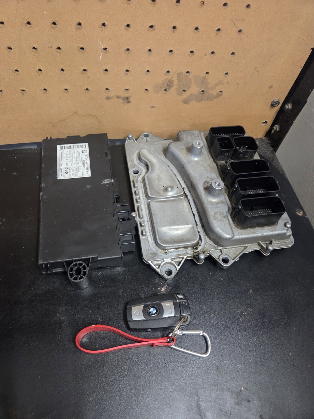 11-12 BMW 135i 335i X5 X6 (E70 E71 E90) 3.0L N55 ENGINE MODULE DME CAS3 KEY SET