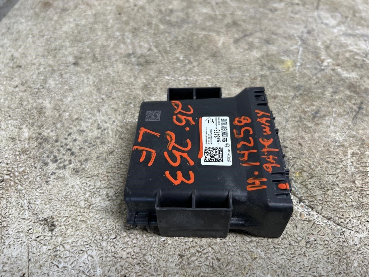 2021 CHEVROLET SILVRDO25 Network Gateway Control Module OEM ID 13533478