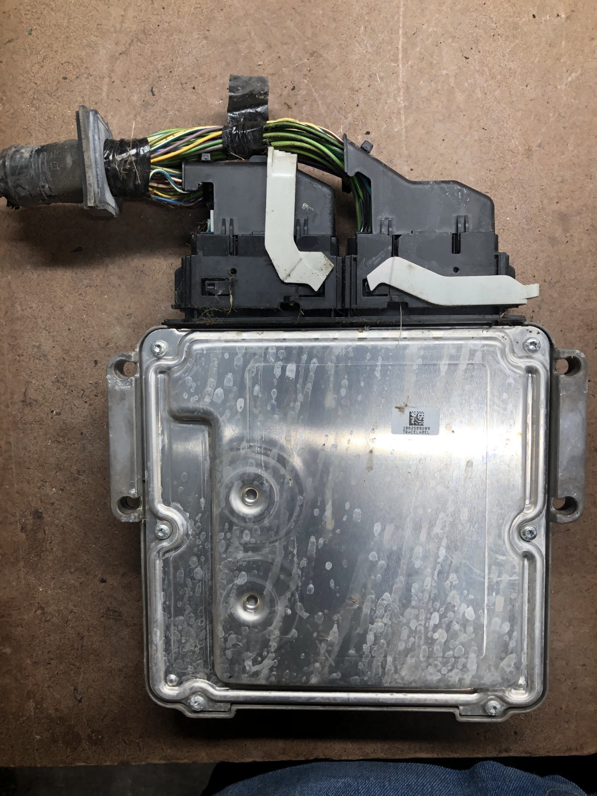 2013-2016 Ford Escape Engine Control Module Computer Ecm Dj5A-12A650-Bh W/ Plugs