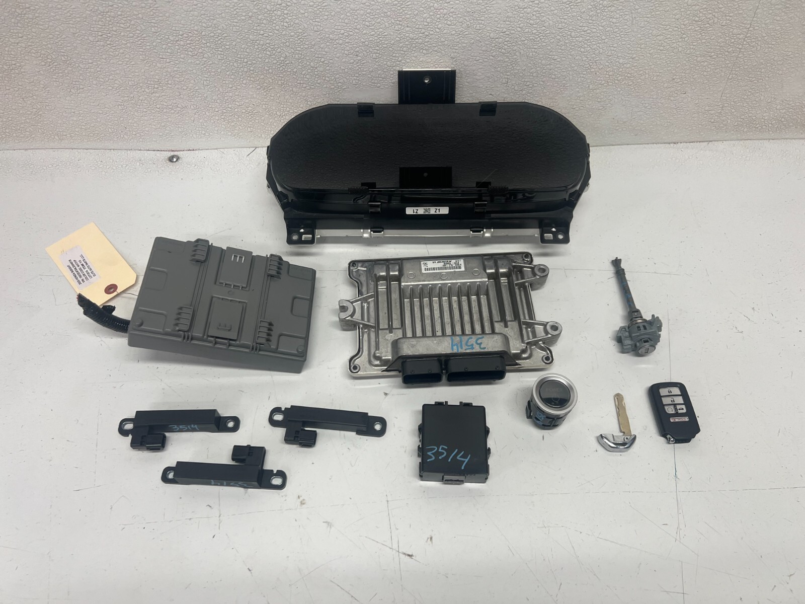 19-21 HONDA INSIGHT IGNITION SYSTEM ENGINE MODULE & CLUSTER SET, OEM LOT3514