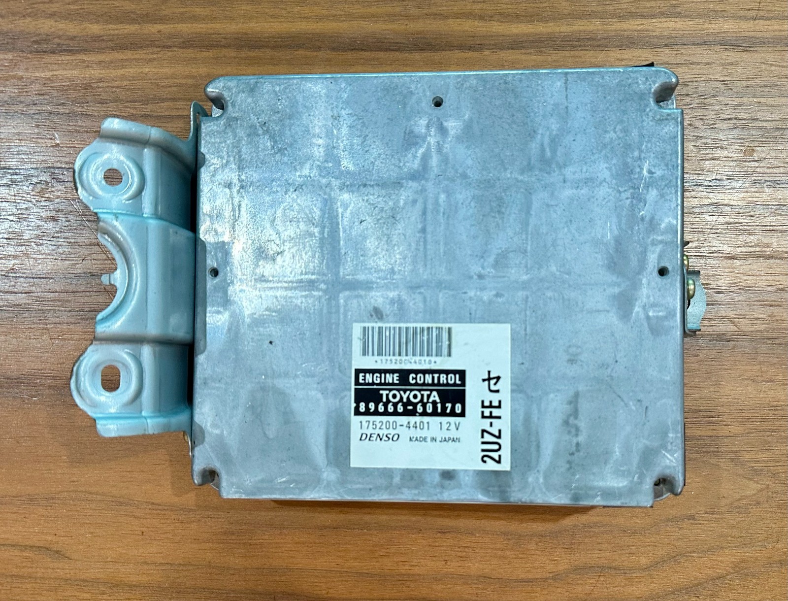 2000 Toyota Land Cruiser / LX470 Engine Control Module ECU