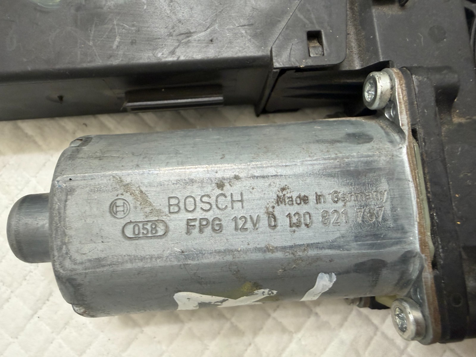 2004 Audi A5 Left Rear Window Regulator 8E0 959 801 A OEM (27)