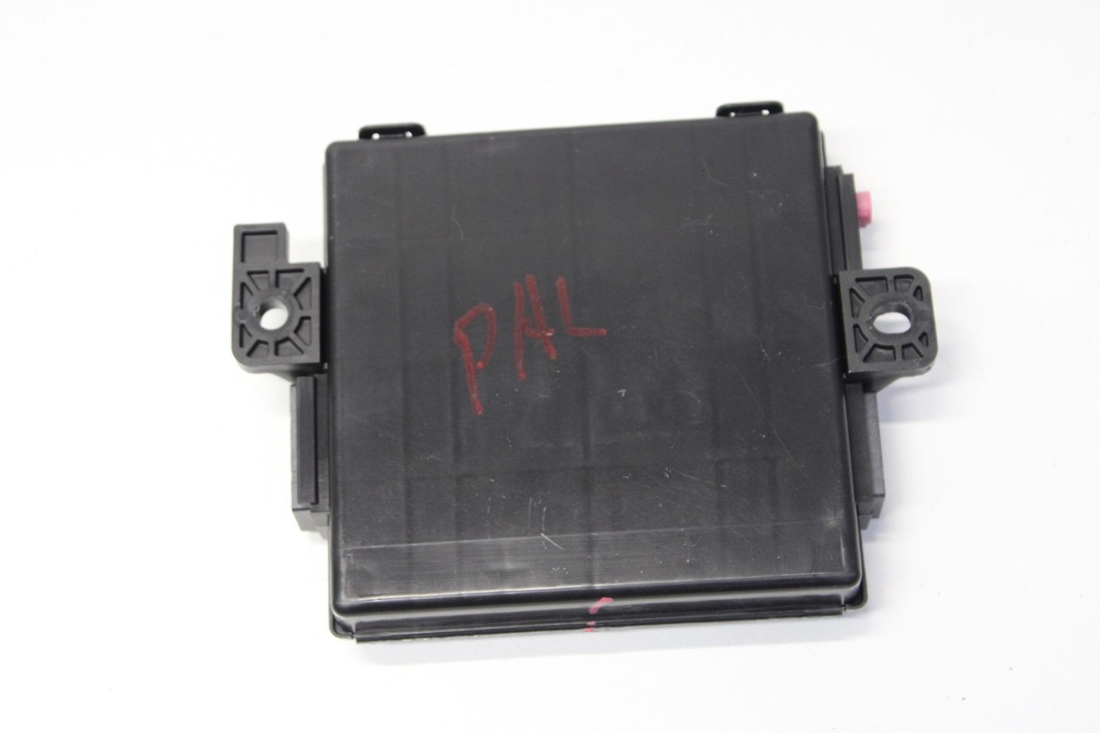 2017-2019 JEEP COMPASS KEYLESS ENTRY RECEIVER CONTROL MODULE OEM