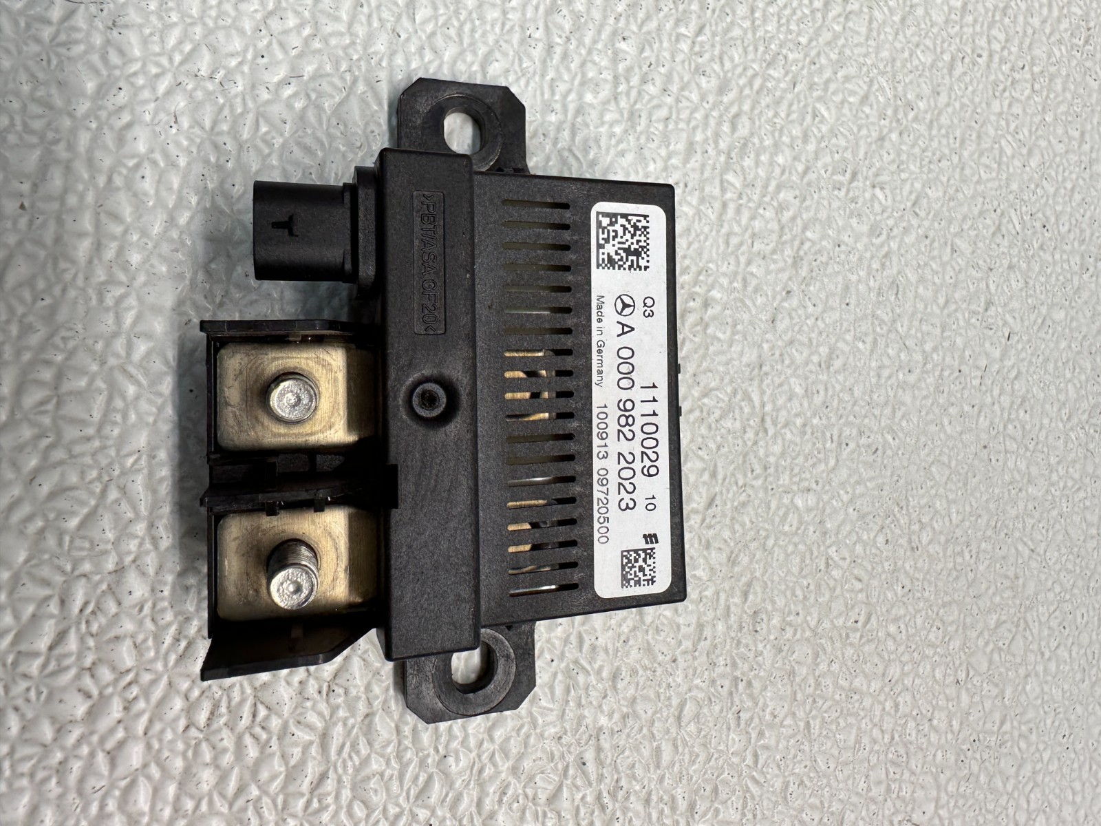 2014 2016 MERCEDES E350 METRIS W447 BATTERY RELAY MONITORING CONTROL MODULE OEM