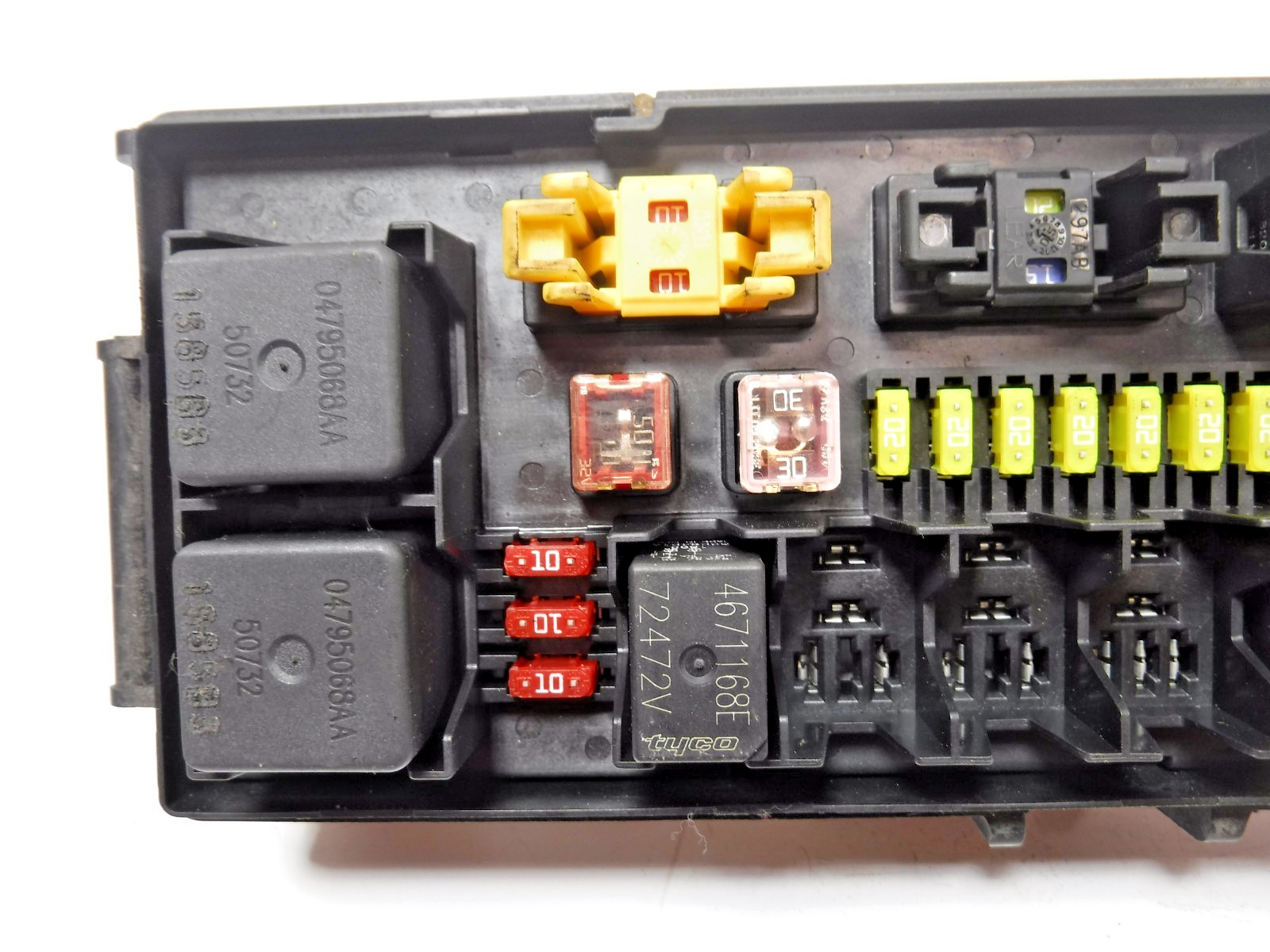 Jeep Commander 2006 3.7 V6 Integrated Power Module 04692085AB Factory OEM