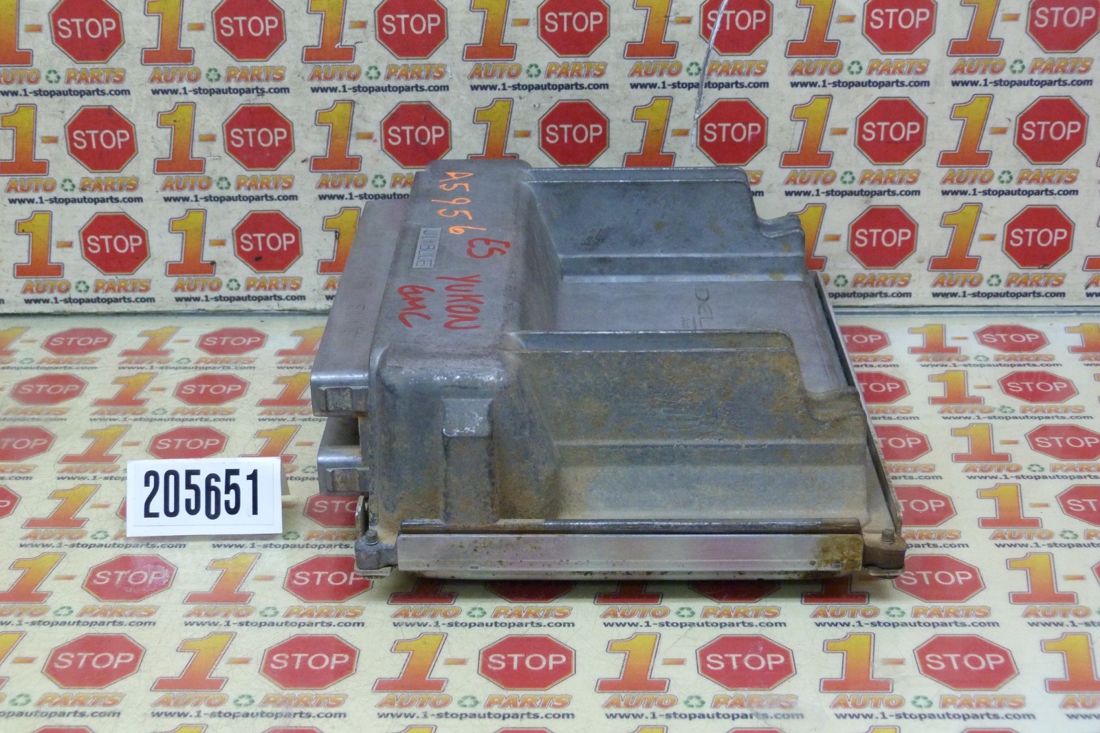 2001 2002 GMC YUKON ENGINE COMPUTER MODULE ECU ECM 12200411 OEM
