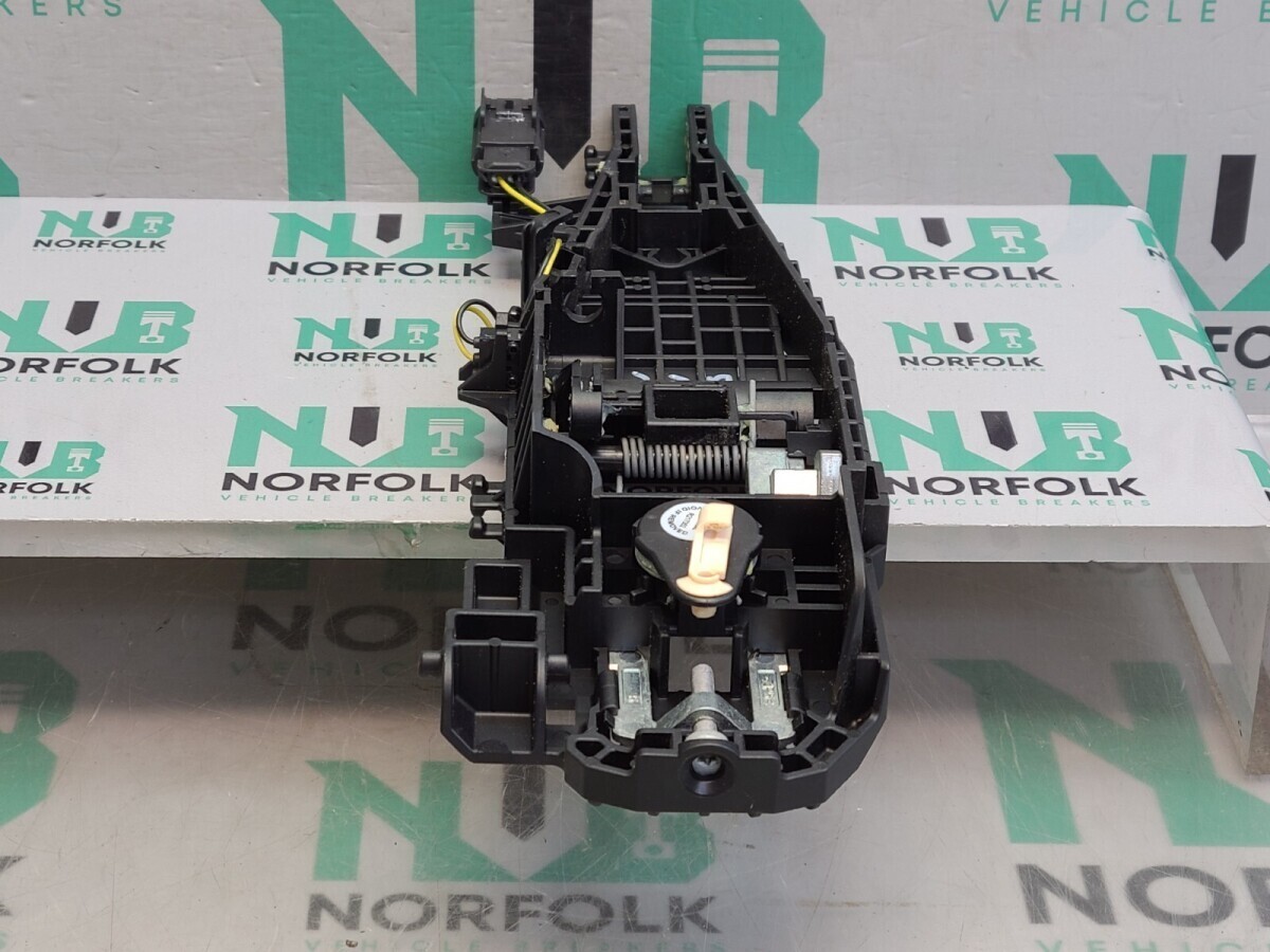 Maserati Ghibli M157 Front Right Door Mechanism P68211281AC