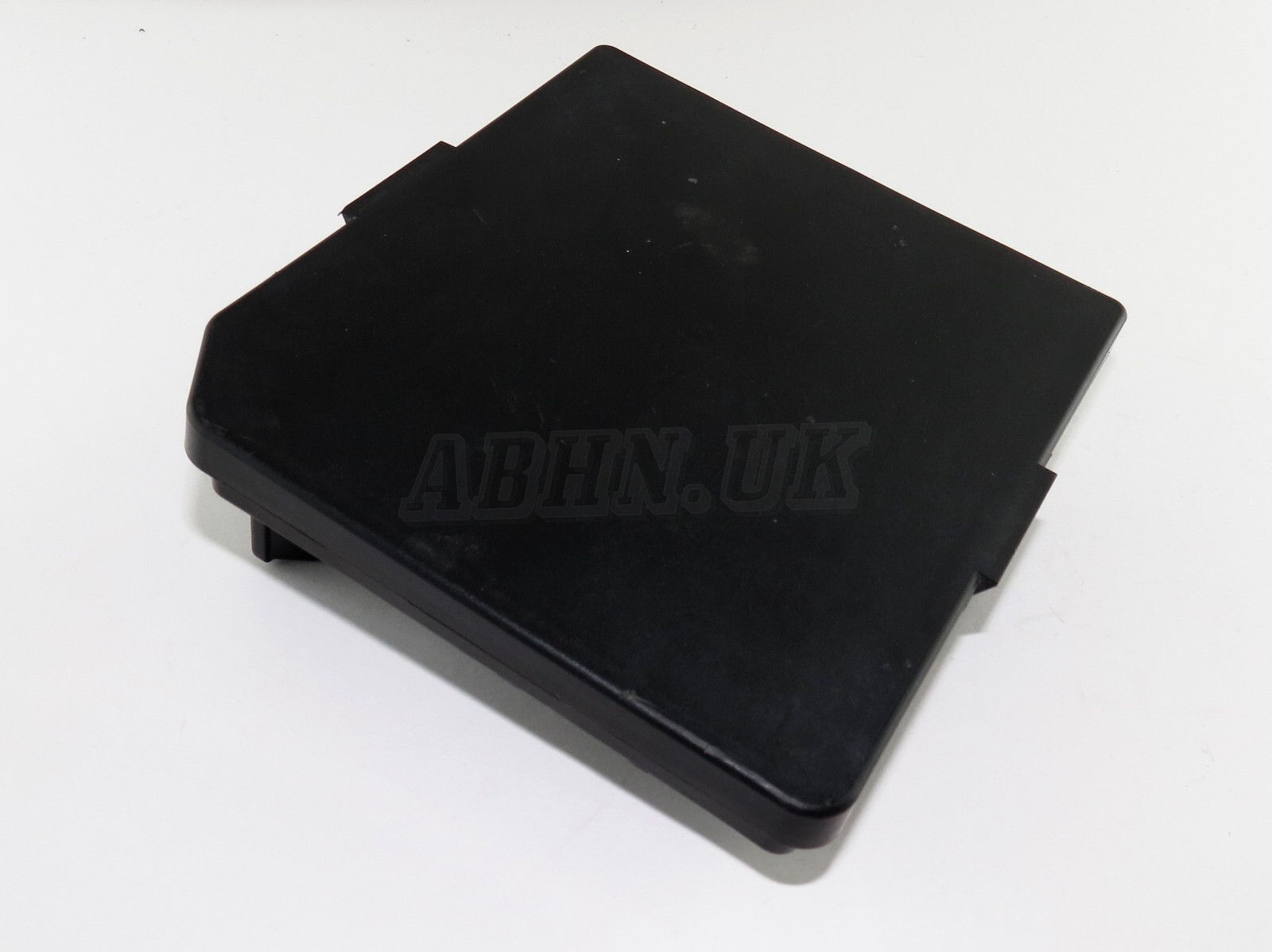 284B7-JB000 Nissan Qashqai (07-14) Genuine Engine Relay And Fuse Box Module Unit