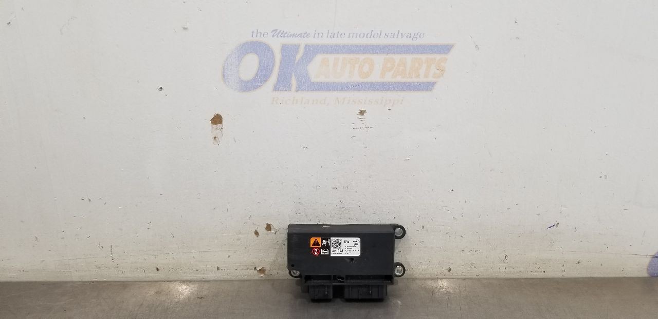 18 CADILLAC ESCALADE SRS CONTROL MODULE 13584587
