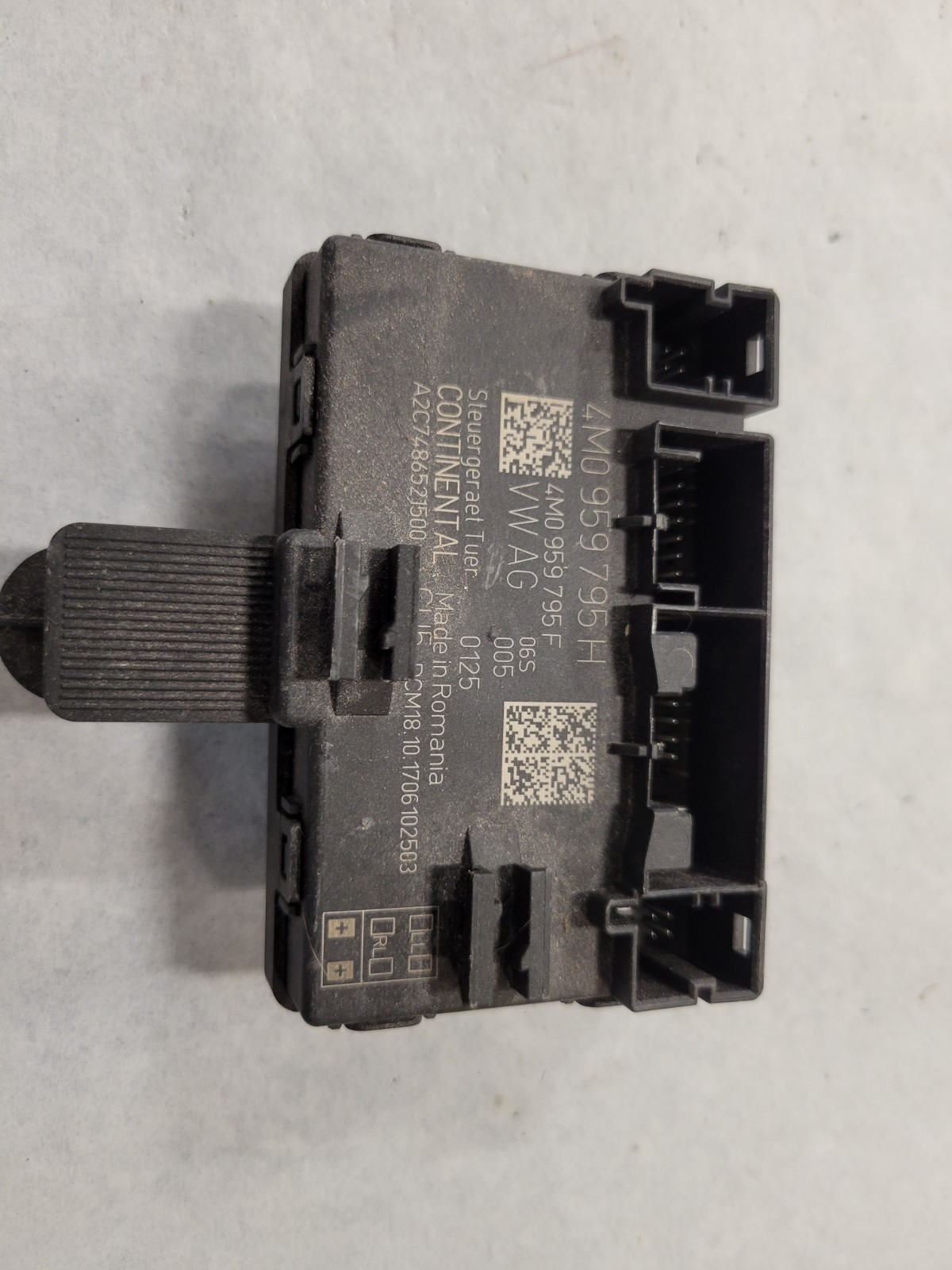 A3 2017 – 2019 AUDI Q7 REAR LEFT SIDE DOOR CONTROL MODULE UNIT OEM 4M0959795H