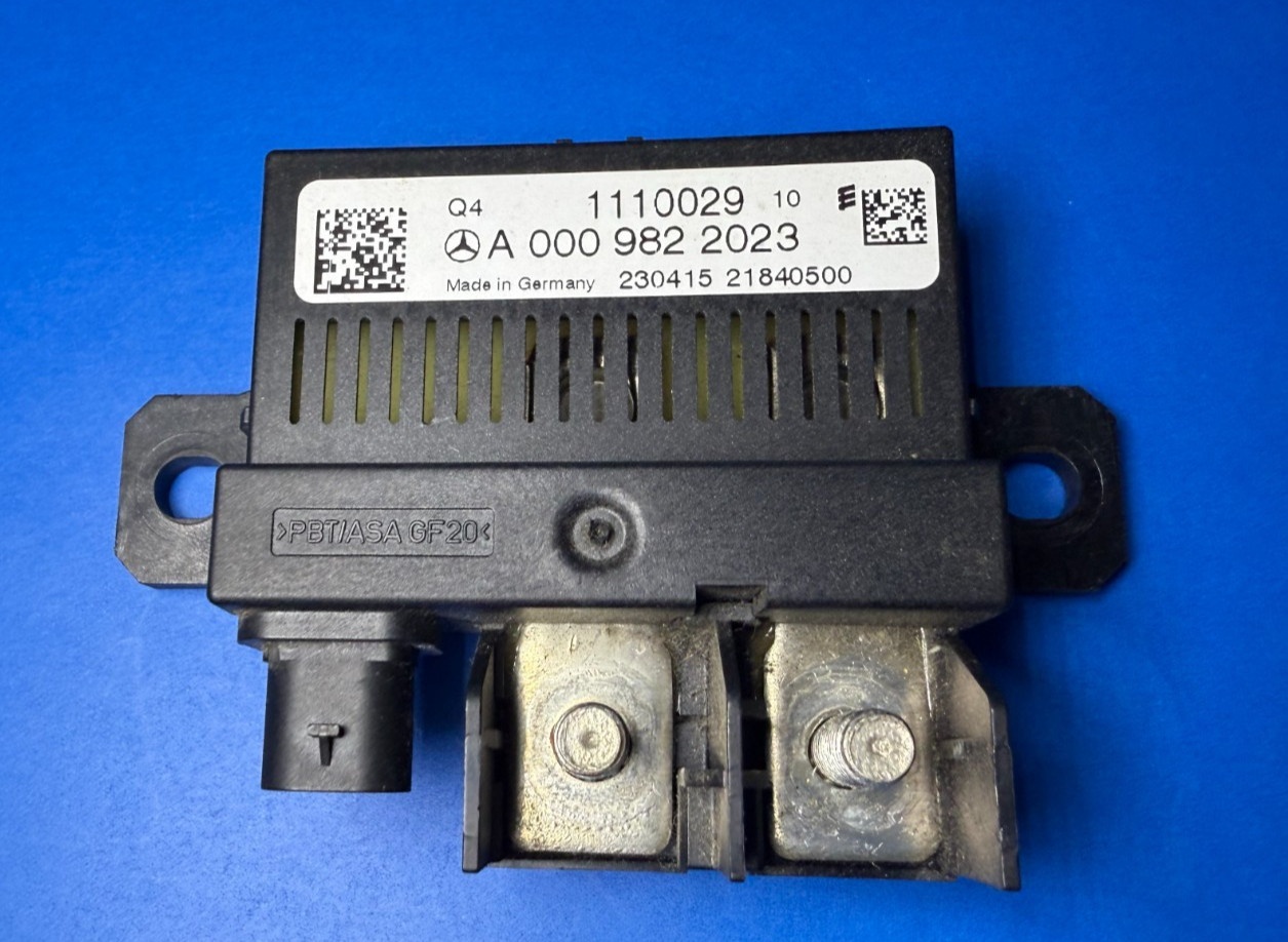 10-15 MERCEDES W204 W212 C/E/CLA/CLS CLASS BACKUP BATTERY RELAY A0009822023 OEM