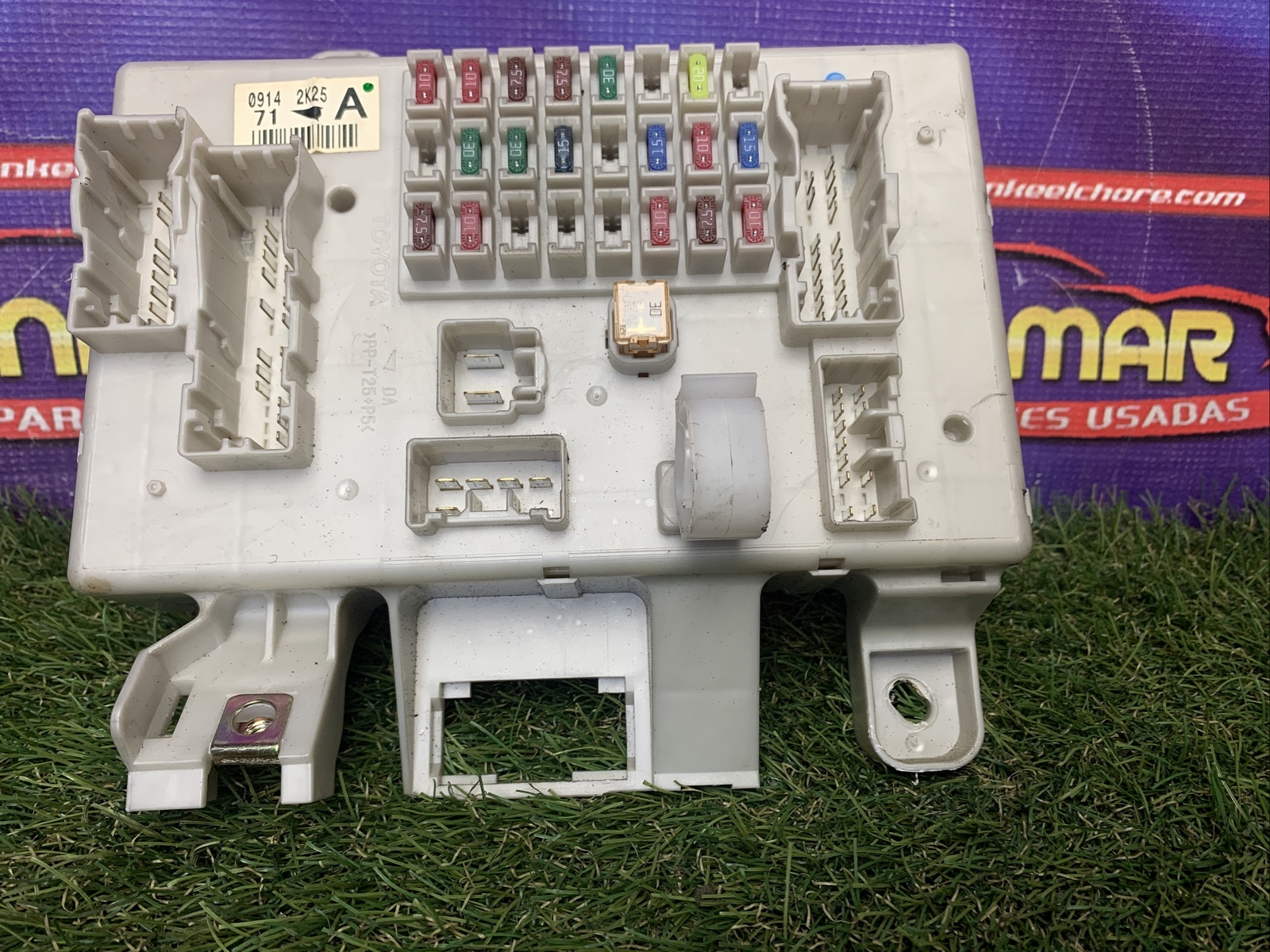 03-05 Toyota 4Runner Dash Panel Junction Control Fuse Box Flasher 09142K25