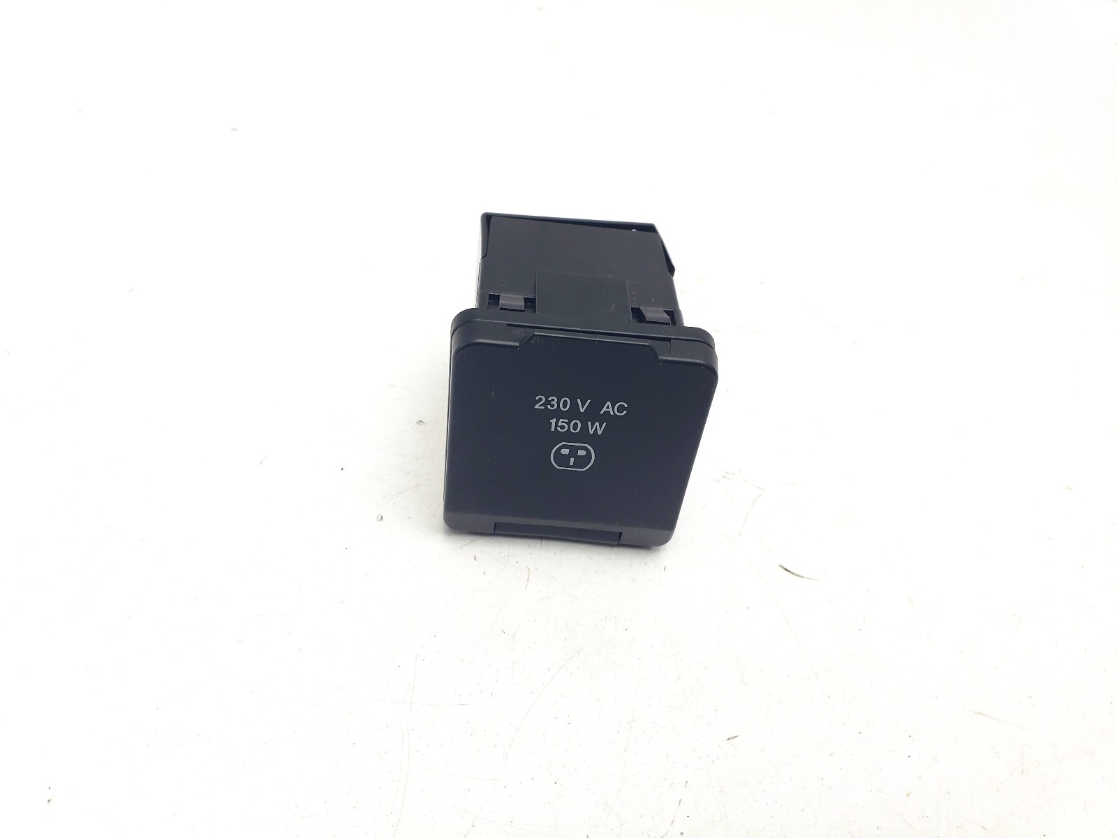 JEEP CHEROKEE KL MK5 POWER SOCKET OUTLET 68141872AA 2014