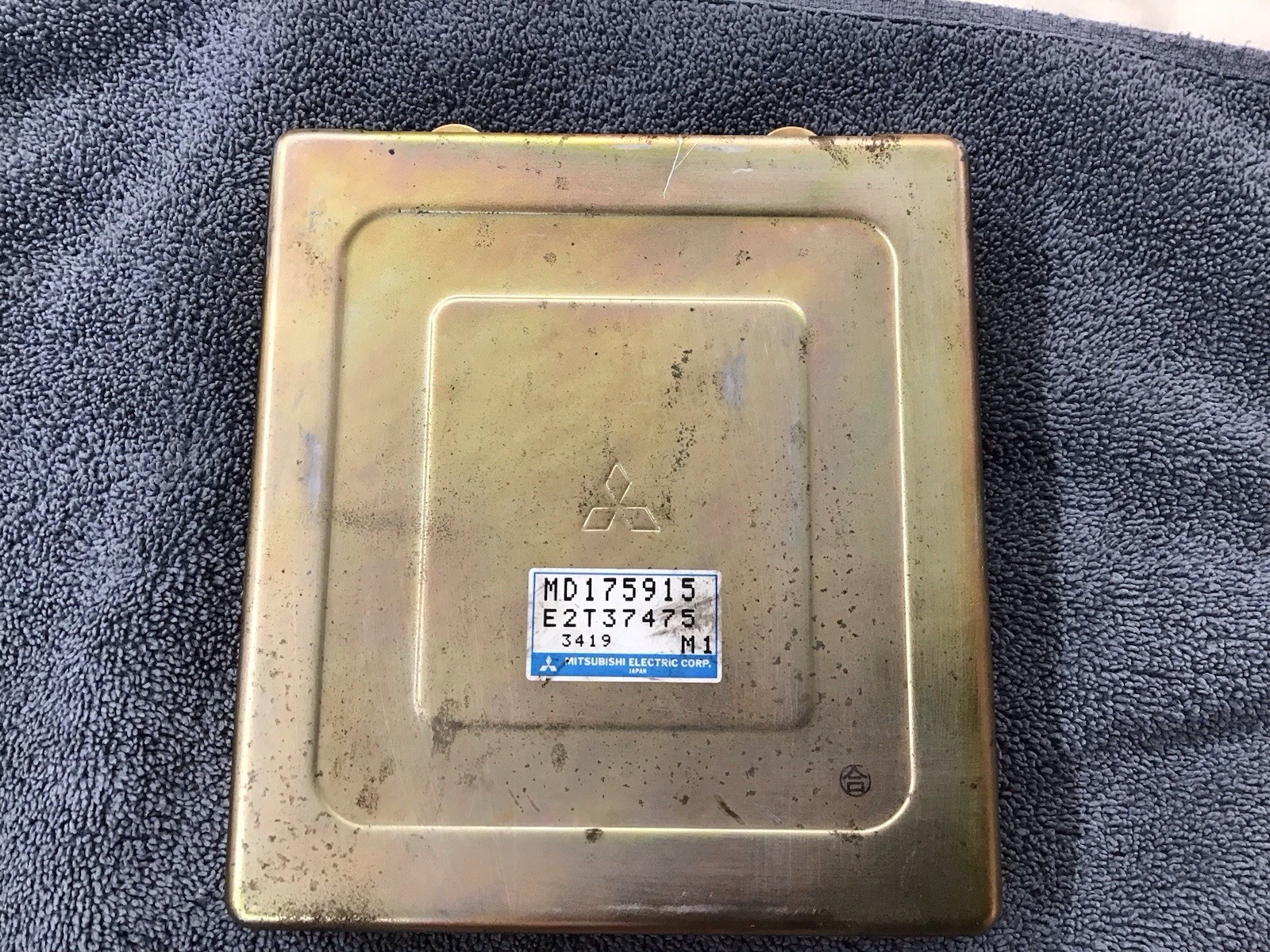 OEM 1992-1994 Mitsubishi Montero 3.0 4×4 ECM ECU Engine Module | MD175915