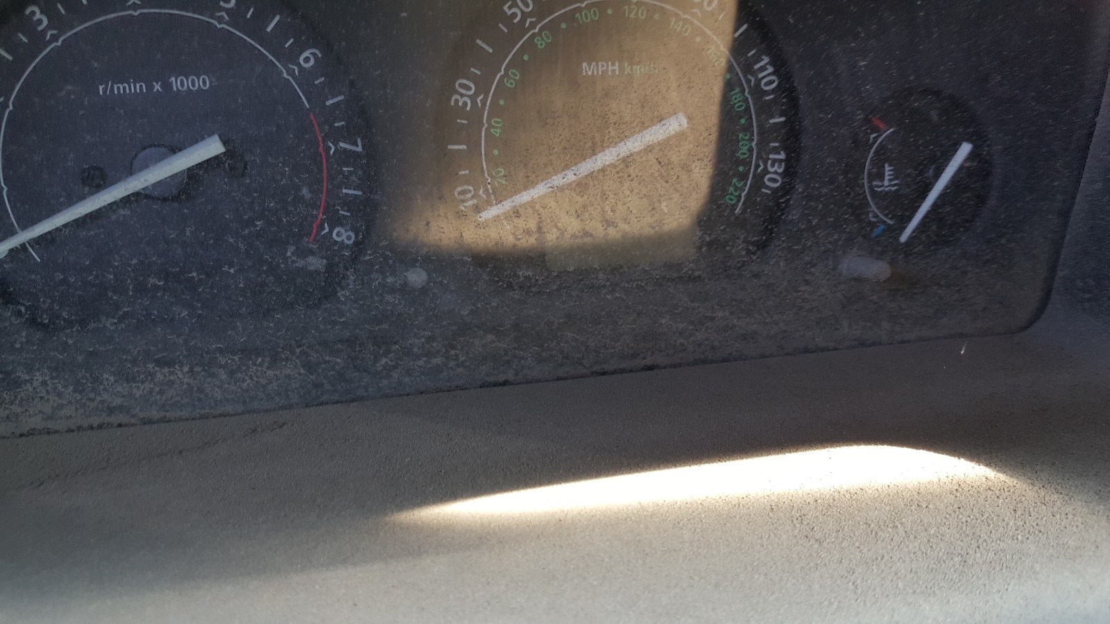 03 04 LAND ROVER FREELANDER SPEEDOMETER INSTRUMENT CLUSTER MILES UNKNOWN