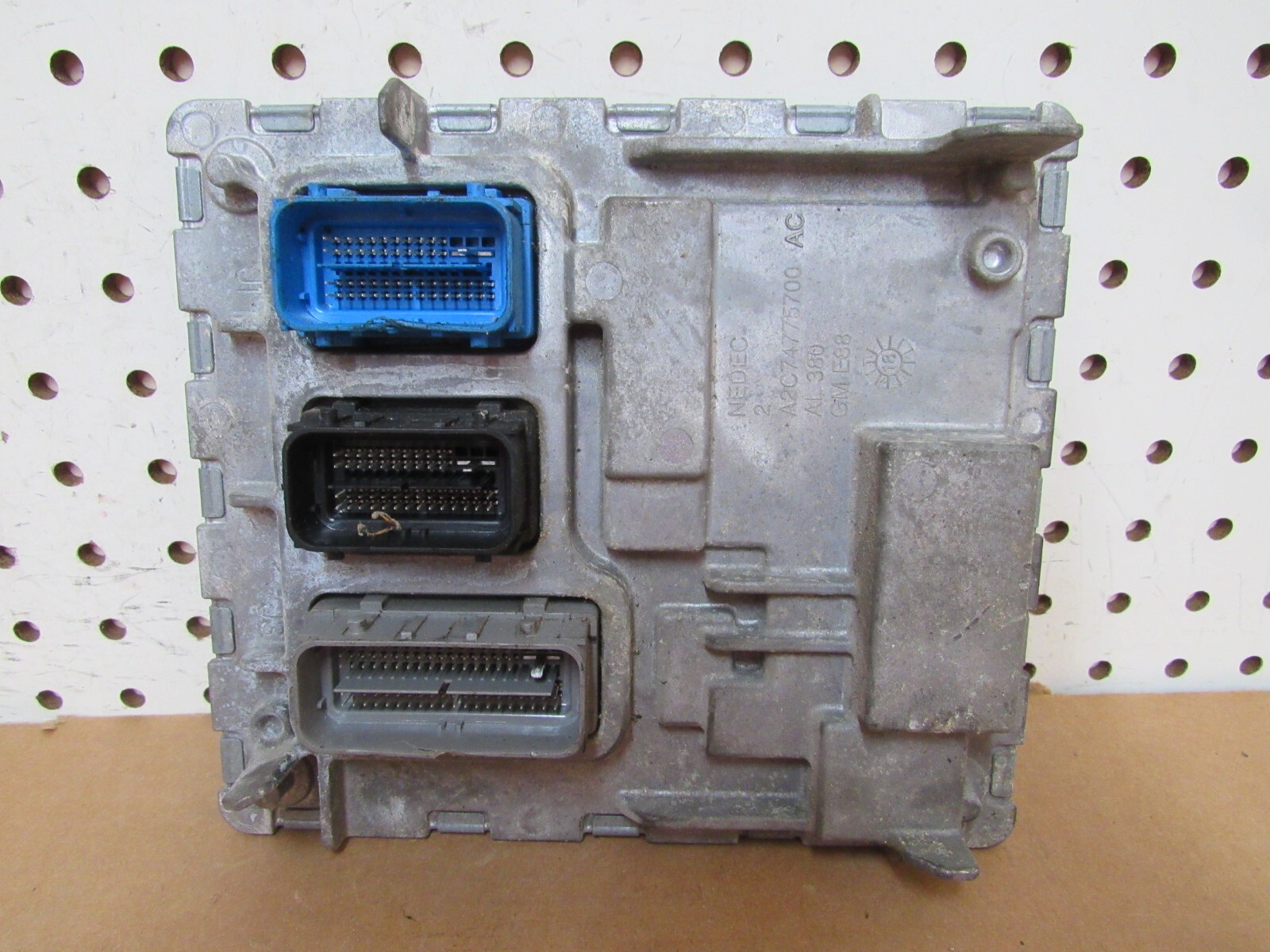 18 19 CHEVROLET MALIBU Engine Control Module Computer ECM ECU 12699666 OEM