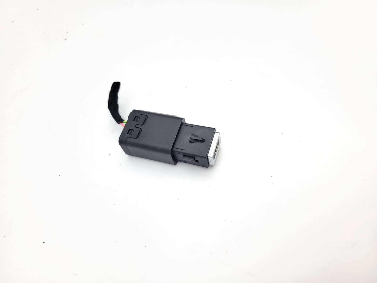USB TYPE-C SOCKET PORT CONNECTION 98313506VV PEUGEOT 2008 MK2 P24 2024