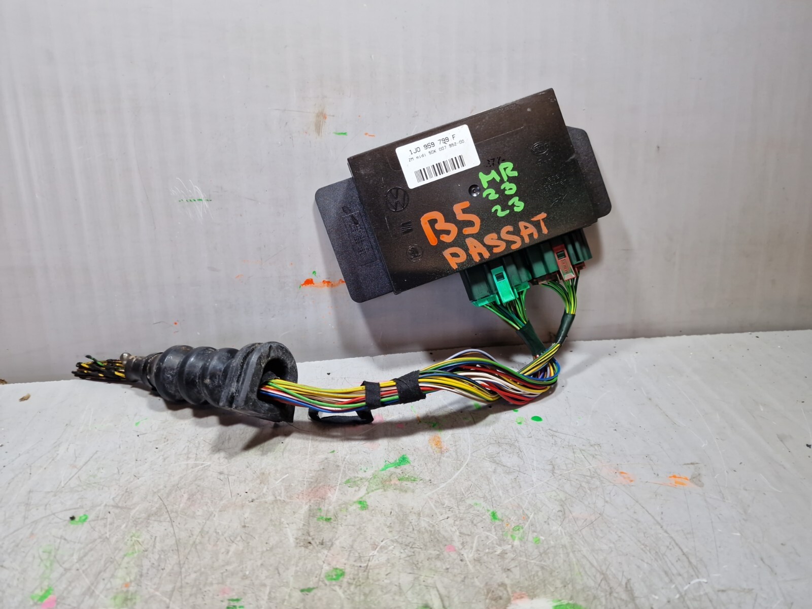 Audi A4 VW Passat Skoda Octavia Seat Leon Comfort Control Unit Hella 1j0959799f