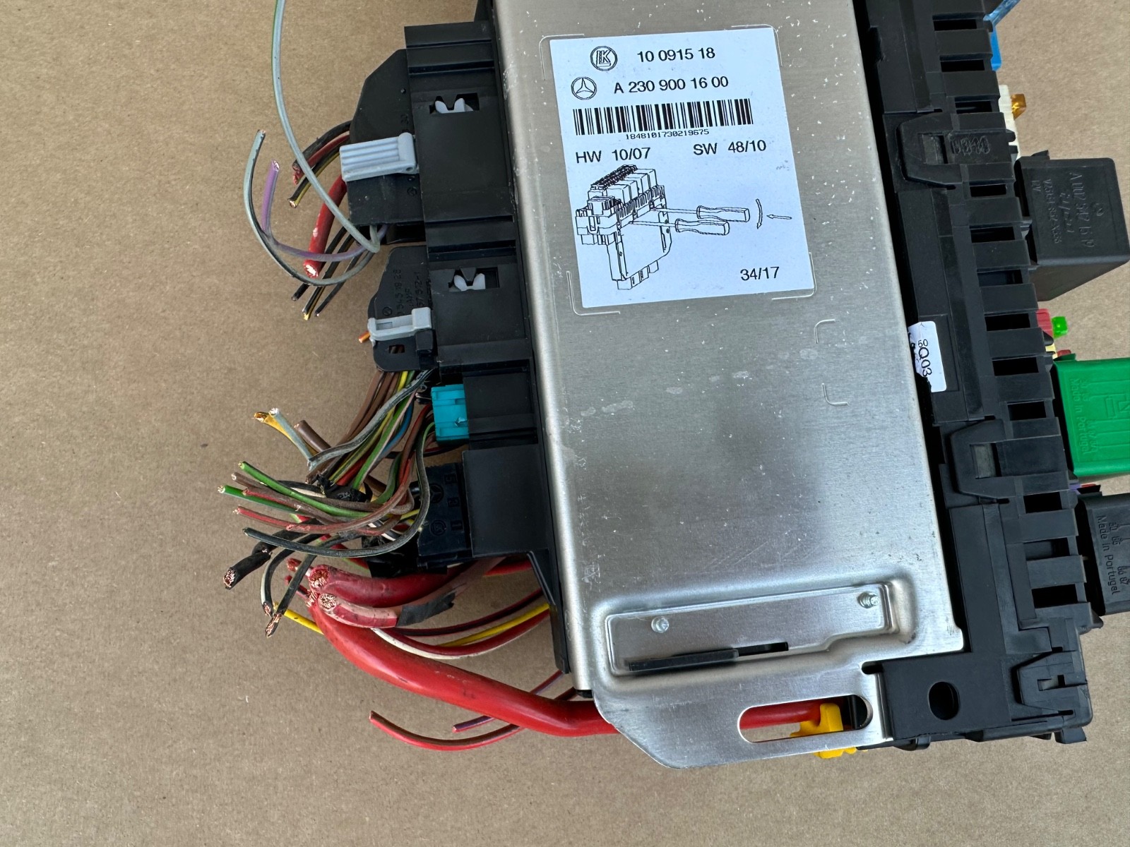 03-09 Mercedes-Benz R230 SL500 SL600 SL55 Front Fuse Box SAM Module A2309001600