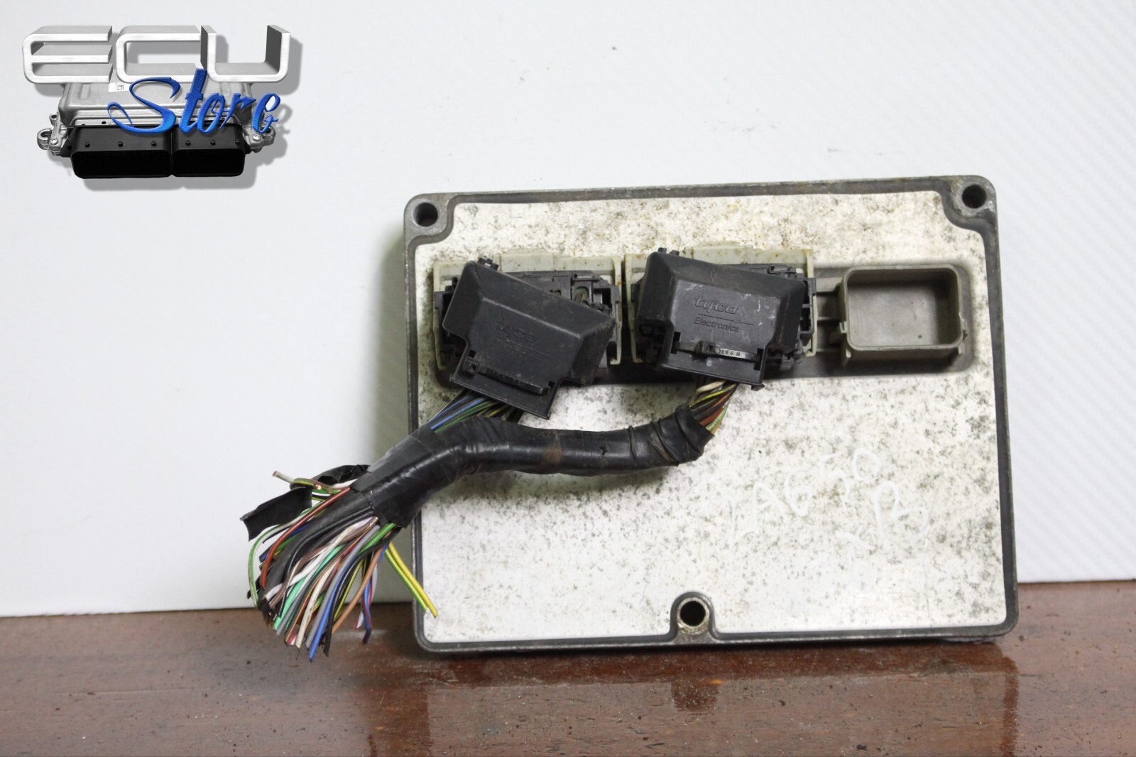 ECU CONTROL UNIT Motor 6S61-12A650-XB ESU-132 Ford Fiesta MK6 2.0