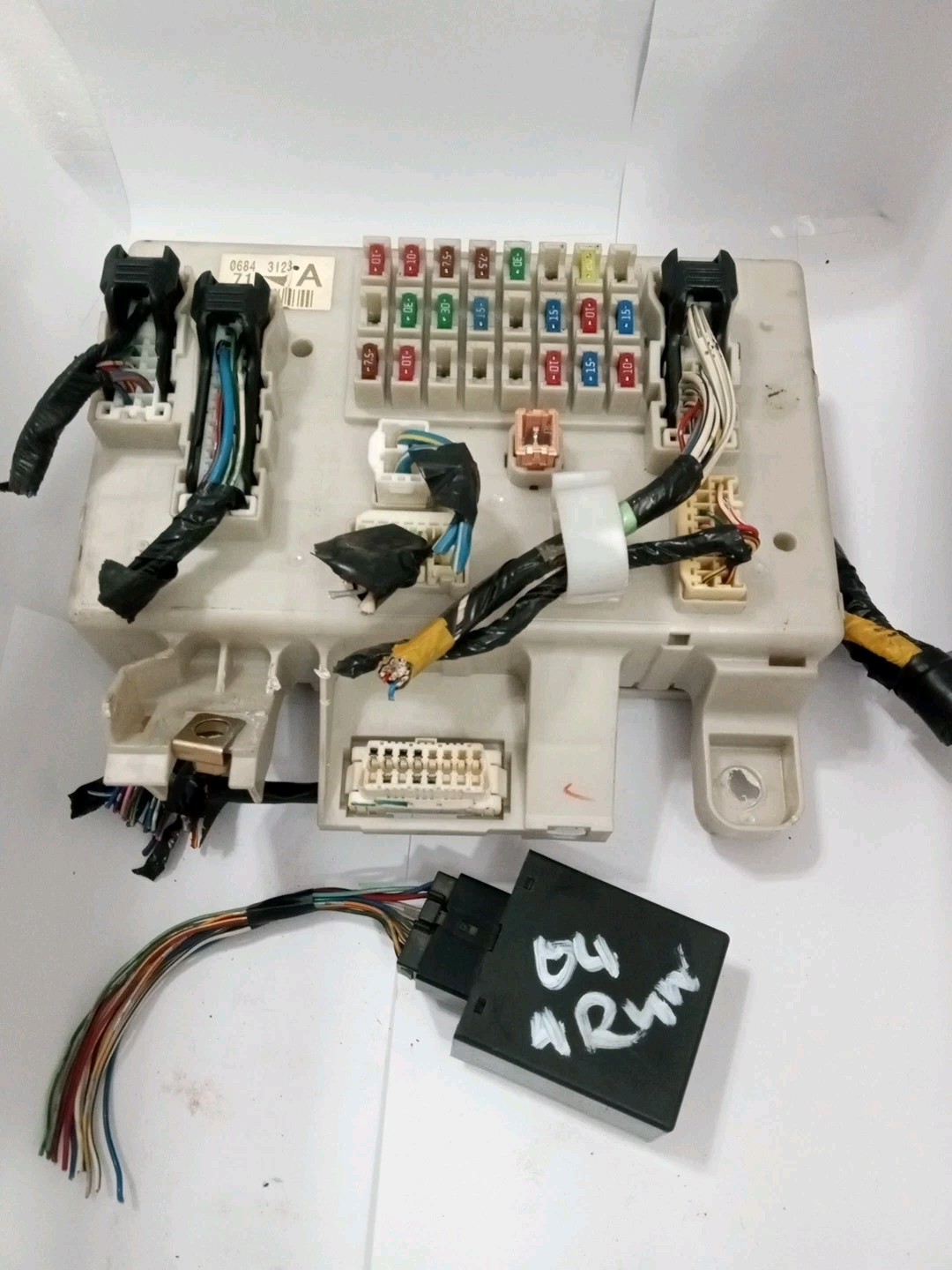 2003 04 05 Toyota 4Runner Dash Panel Junction Control Fuse Box w Flasher Module