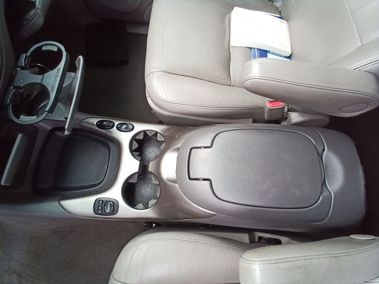 89533-04060 Transfer Case Control Module From 2006 SEQUOIA (12843652