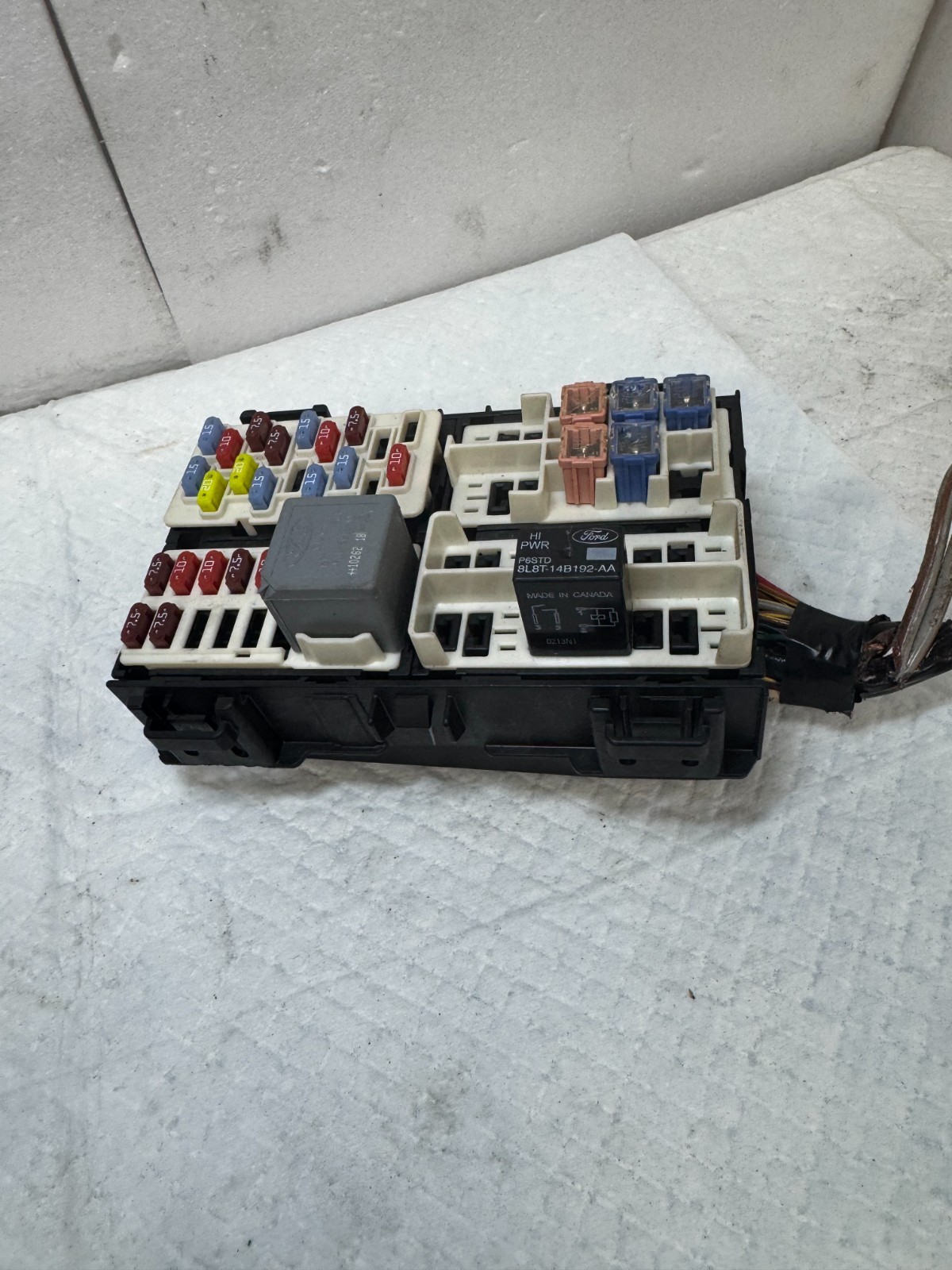 2011-14 FORD FIESTA FRONT INTERIOR CABIN FUSE RELAY JUNCTION BOX BLOCK OEM