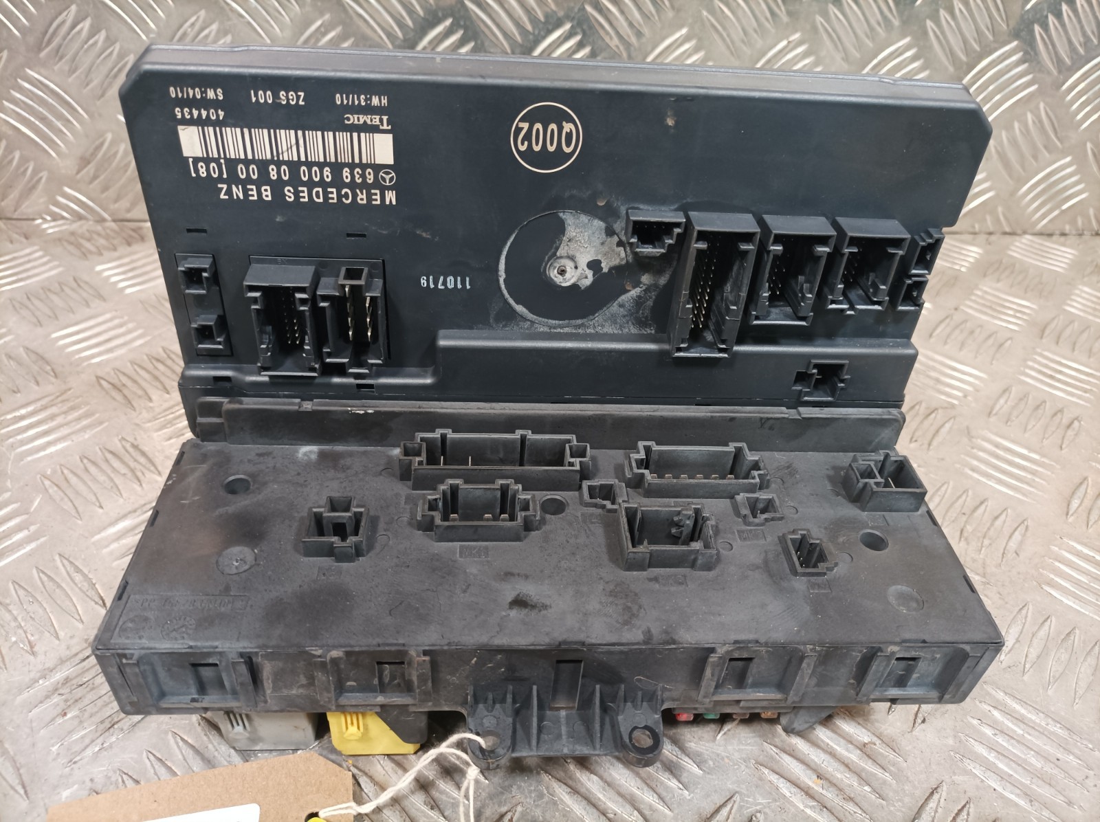Mercedes Vito W639 (2004-2014) Fuse Box A6399000800 A6395450801