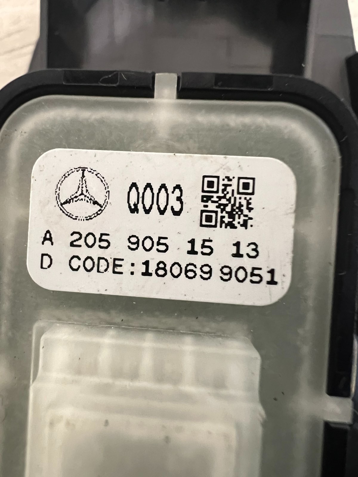 LEFT FRONT DOOR WINDOW SWITCH A2059051513 FOR MERCEDES-BENZ W205 C-CLASS TESTED