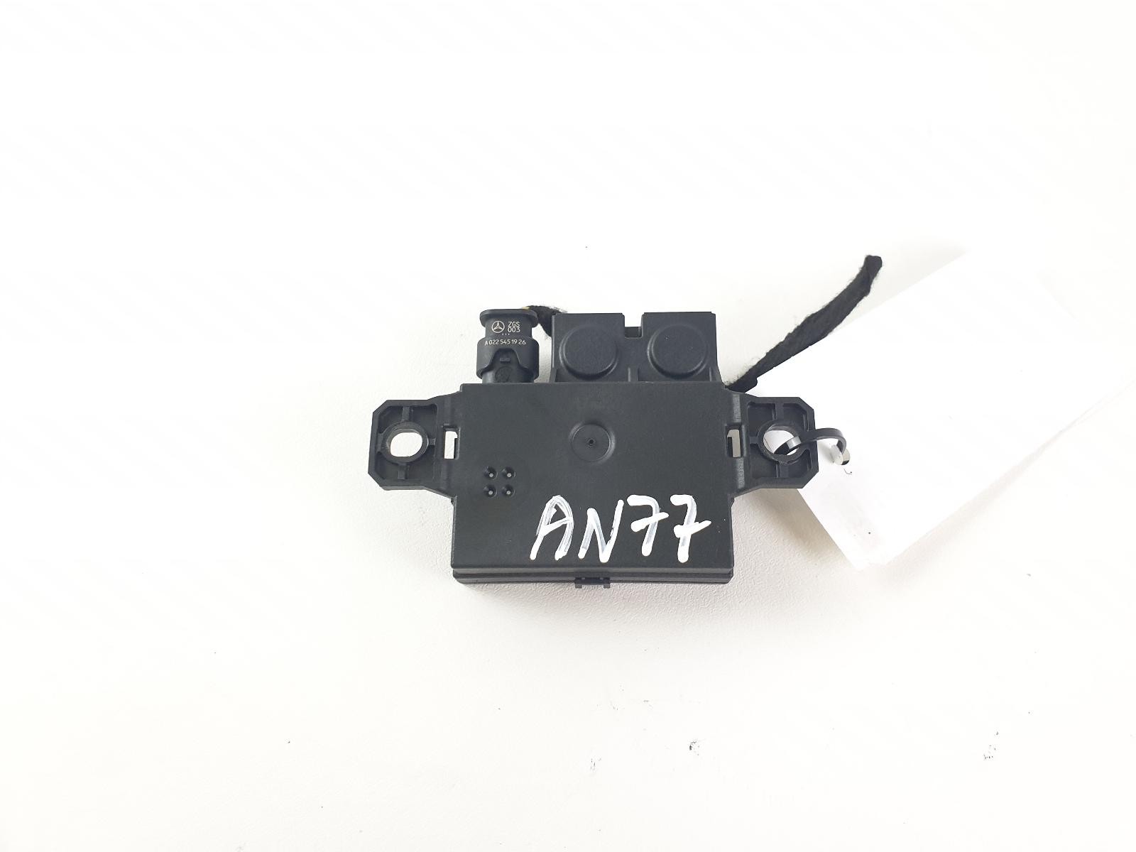 MERCEDES E CLASS W207 COUPE CONTROL ECU A0009822023 2014