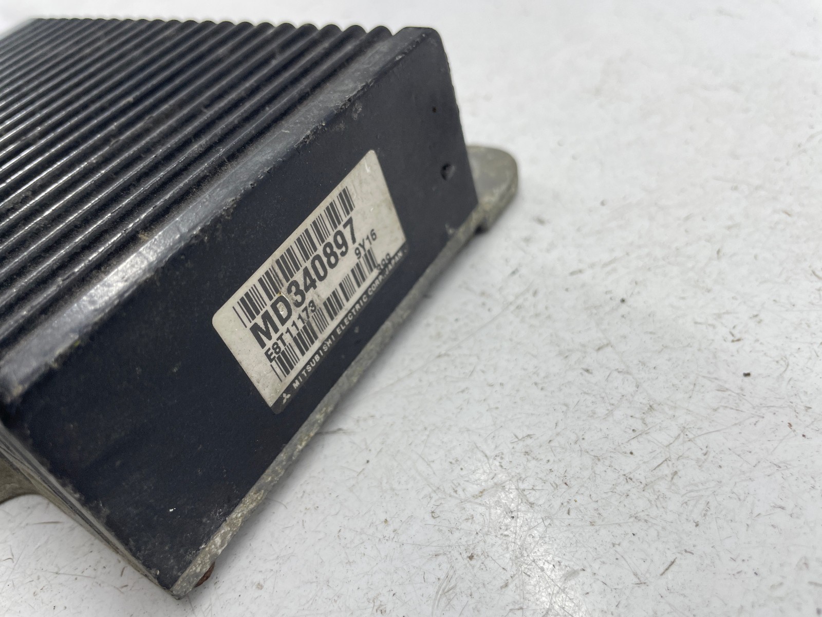 VOLVO S40 V40 MK1 FUEL INJECTOR CONTROL MODULE ECU UNIT MD340897 2000-2004