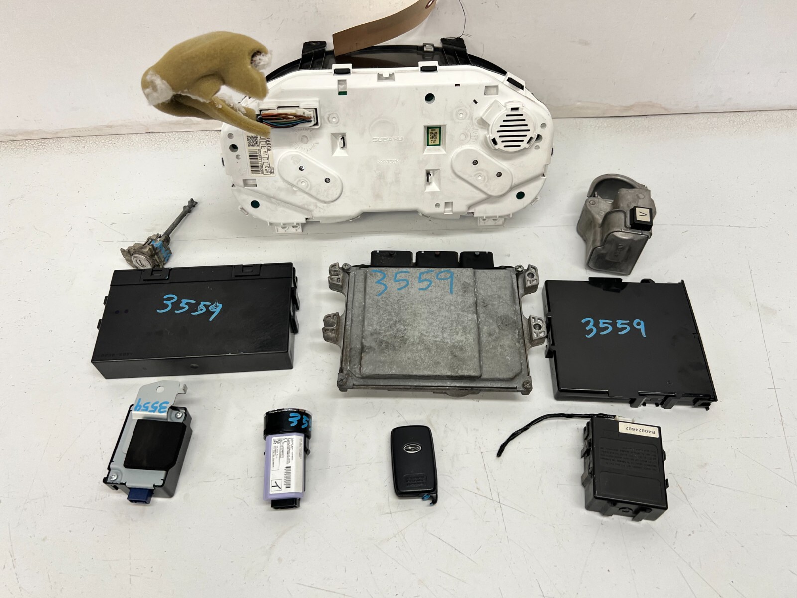 2015 SUBARU WRX IGNITION ENGINE CONTROL MODULE & SPEEDOMETER SET, OEM LOT3559