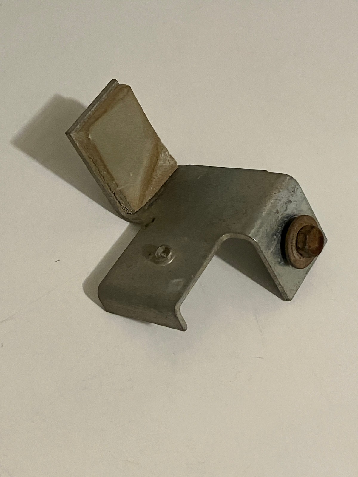 1984-86 FORD Truck F150 F250 F350 Bronco OEM Engine Computer PCM Metal Retainer