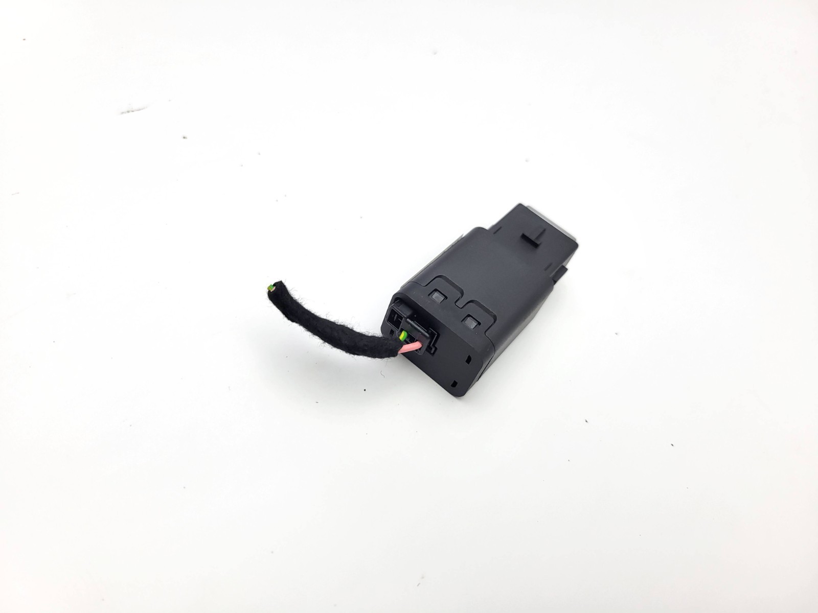 USB TYPE-C SOCKET PORT CONNECTION 98313506VV PEUGEOT 2008 MK2 P24 2024