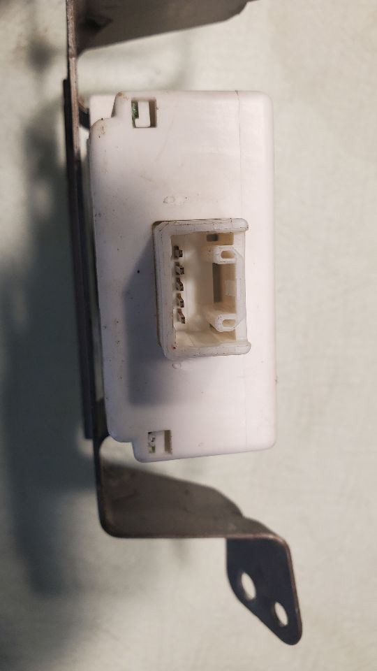 TACOMA 2006 DOOR CONTROL MODULE
