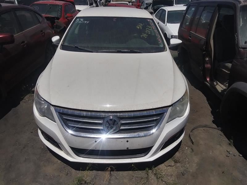 Engine ECM Electronic Control Module 2.0L Automatic Fits 08-09 PASSAT 25934084