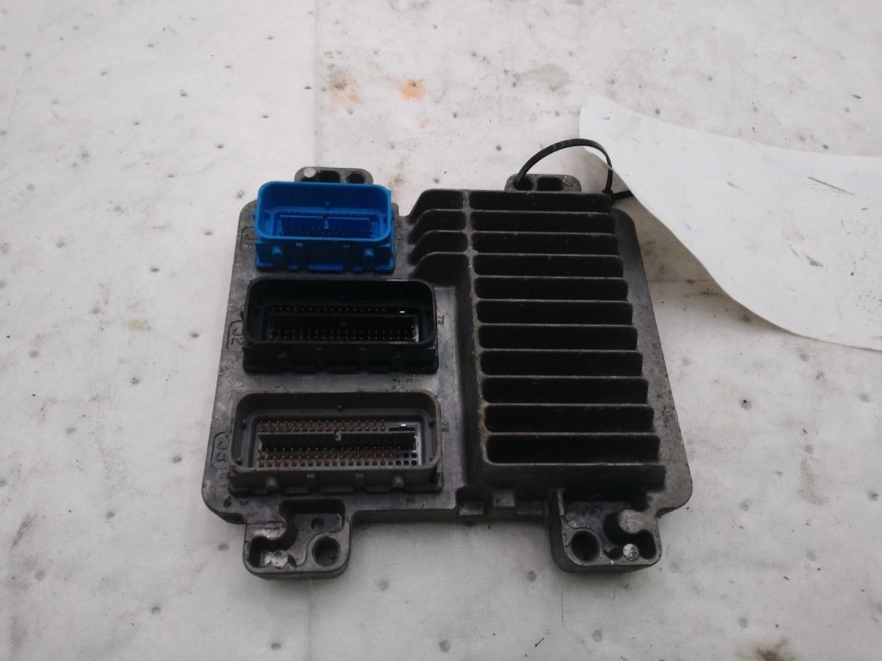 Engine ECM Electronic Control Module Behind Fan Shroud Fits 07 ACADIA 640851