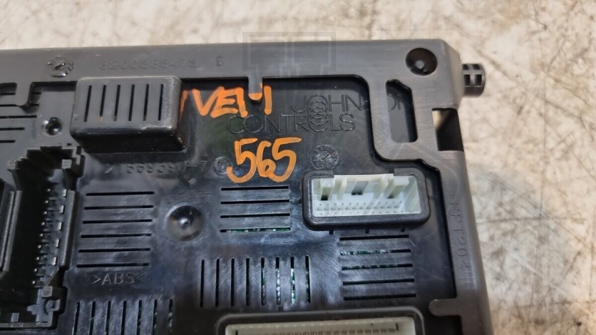 RENAULT CLIO Body Control Module BCM UNIT X85 FUSE BOX ASSEMBLY 2008 8200652286