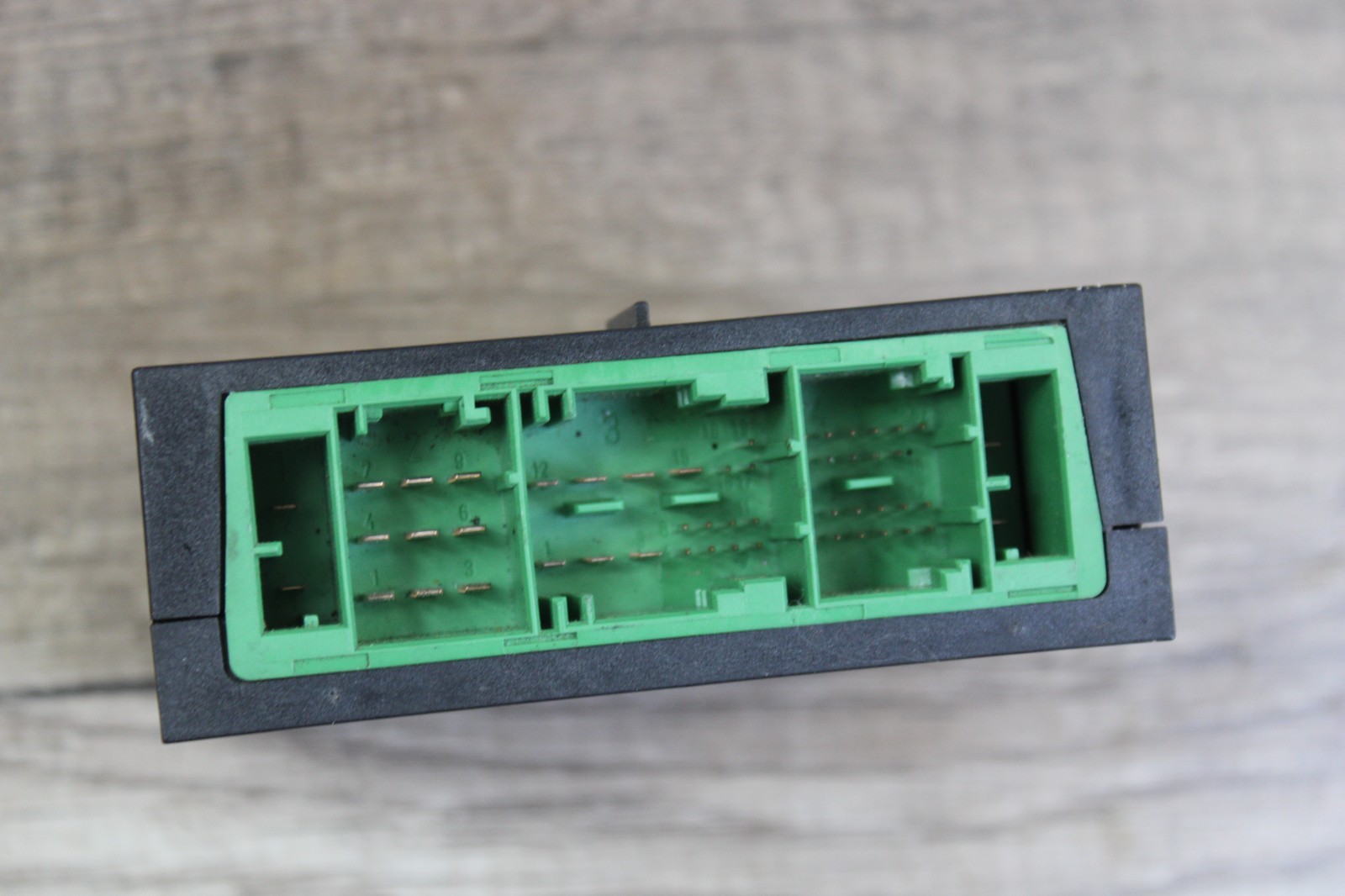 02~08 BMW E65 E66 E63 E64 E60 E61 E53 N62 IVM INTEGRATED POWER SUPPLY CONTROL