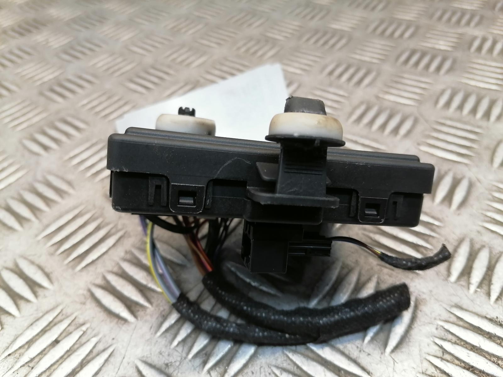 AUDI A3 DOOR CONTROL MODULE ECU LEFT FRONT MK3 8V 2012 – 2020 5Q0959592F