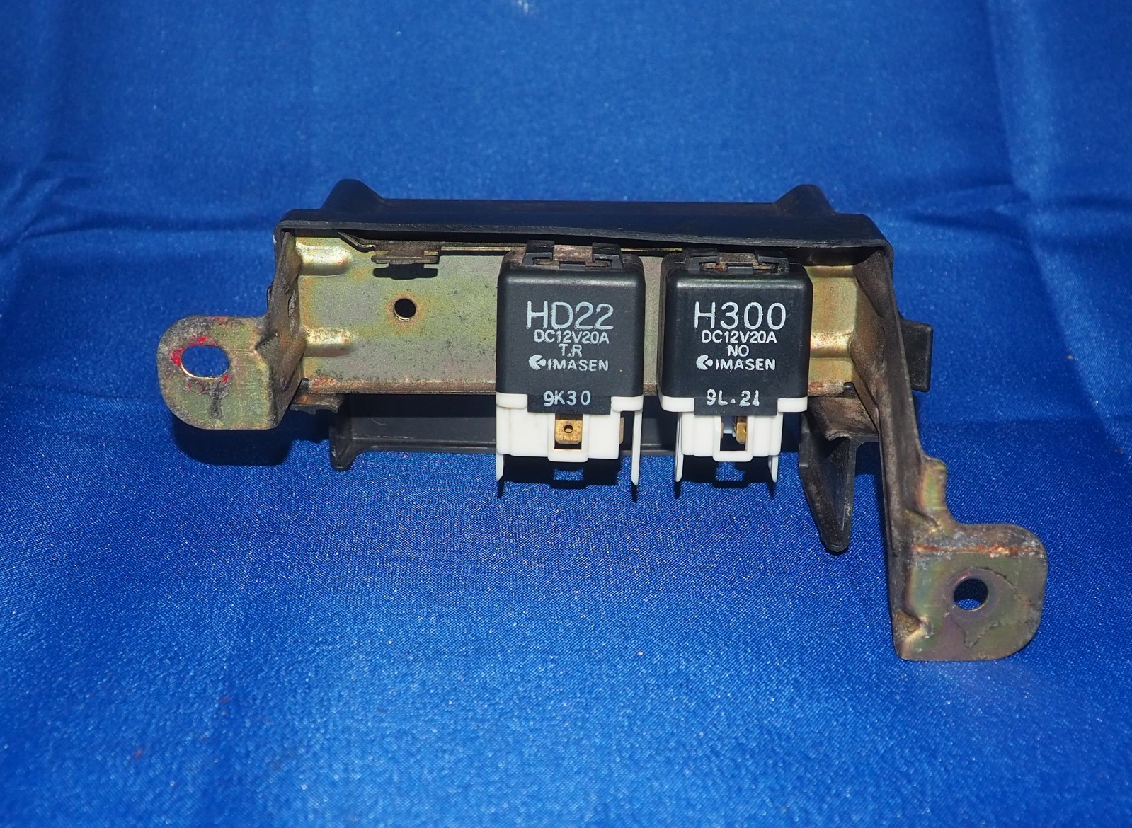 1990-1997 Mazda MX-5 Miata Engine Bay Fuse Relay Bracket OEM W/Warranty