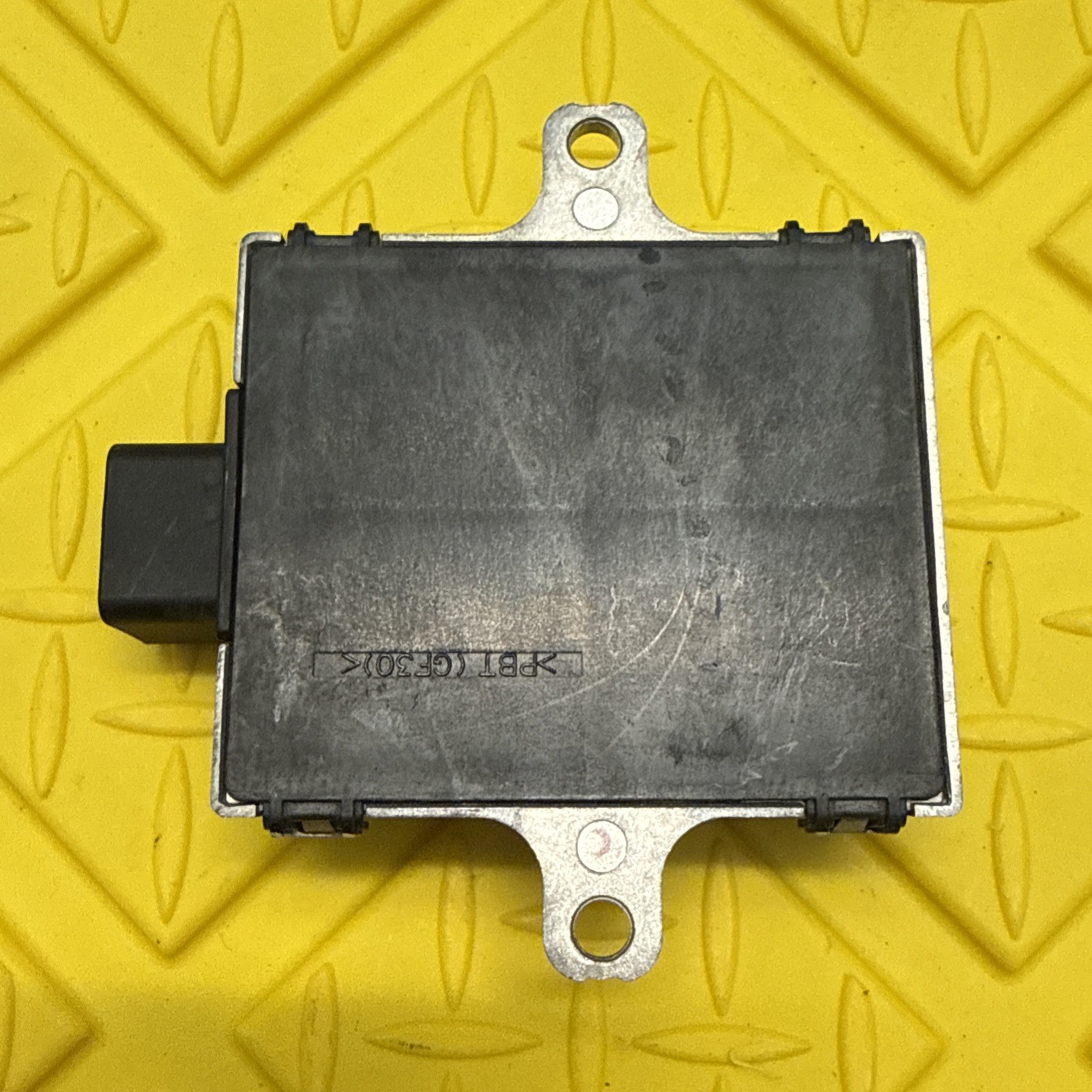 2014 – 2017 Hyundai EQUUS Fuel Pump Control Module OEM | 33040-3N000