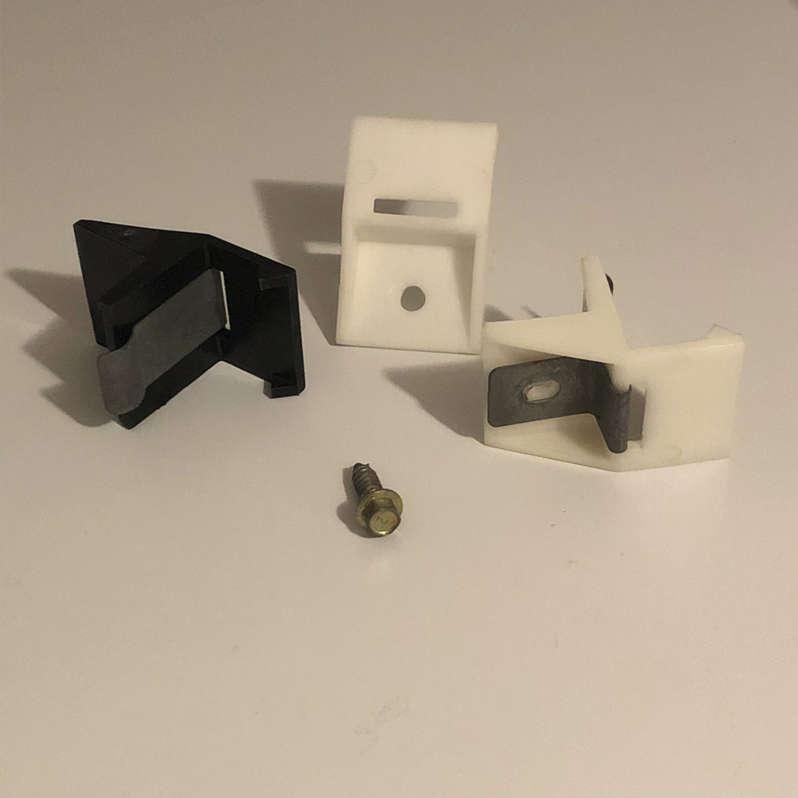 86-91 FORD Truck F150 F250 F350 Bronco OEM Engine Computer PCM Plastic Retainer