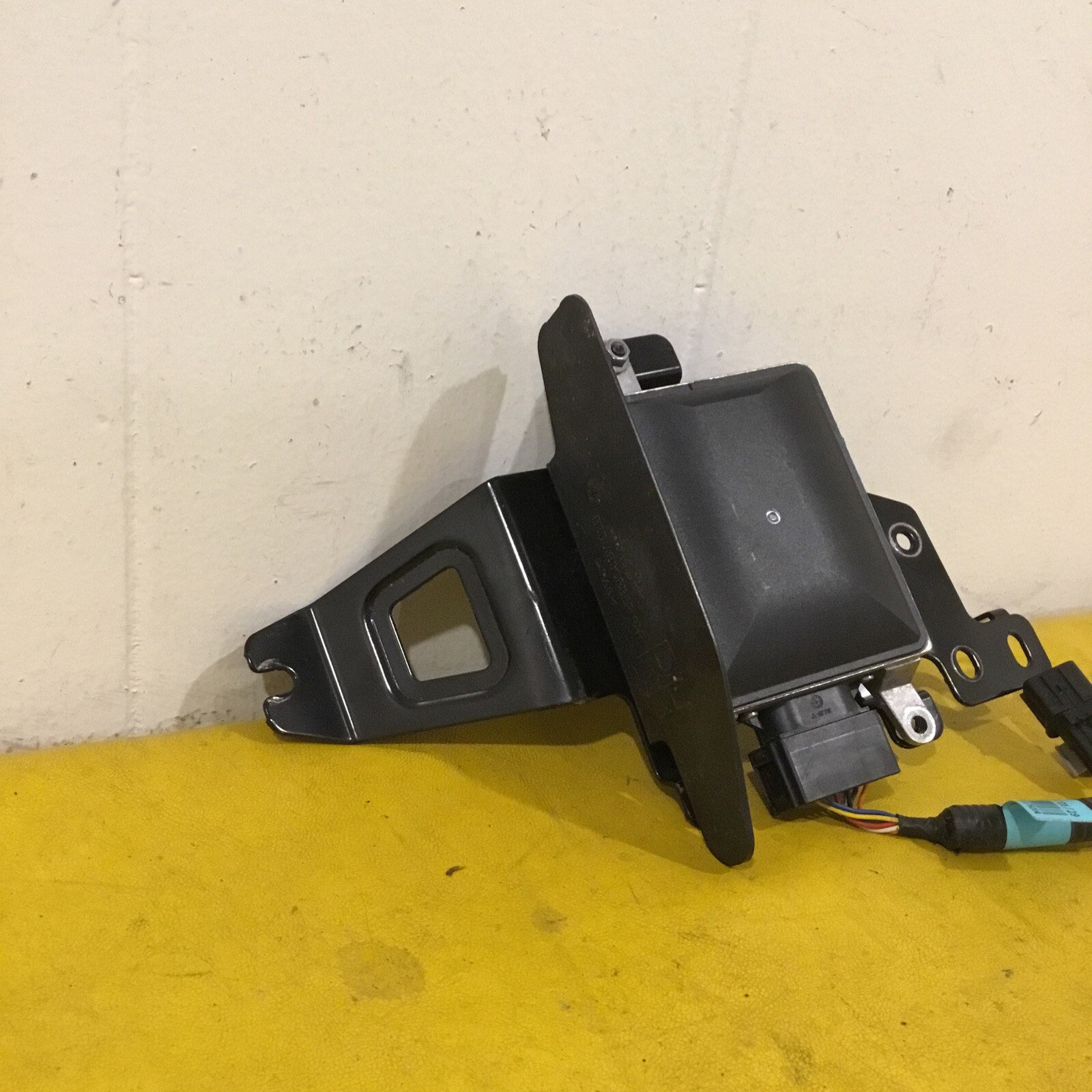 2019-2020 Kia Sorento Right Passenger Side Blind Spot Module Sensor 95821-C6501