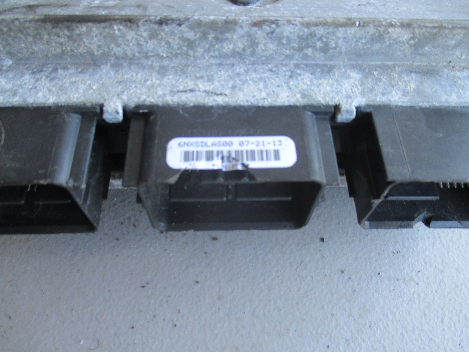 2013-2016 FORD TAURUS ECM ENGINE COMPUTER dg1a-12a650-sb Small Chip in Plug